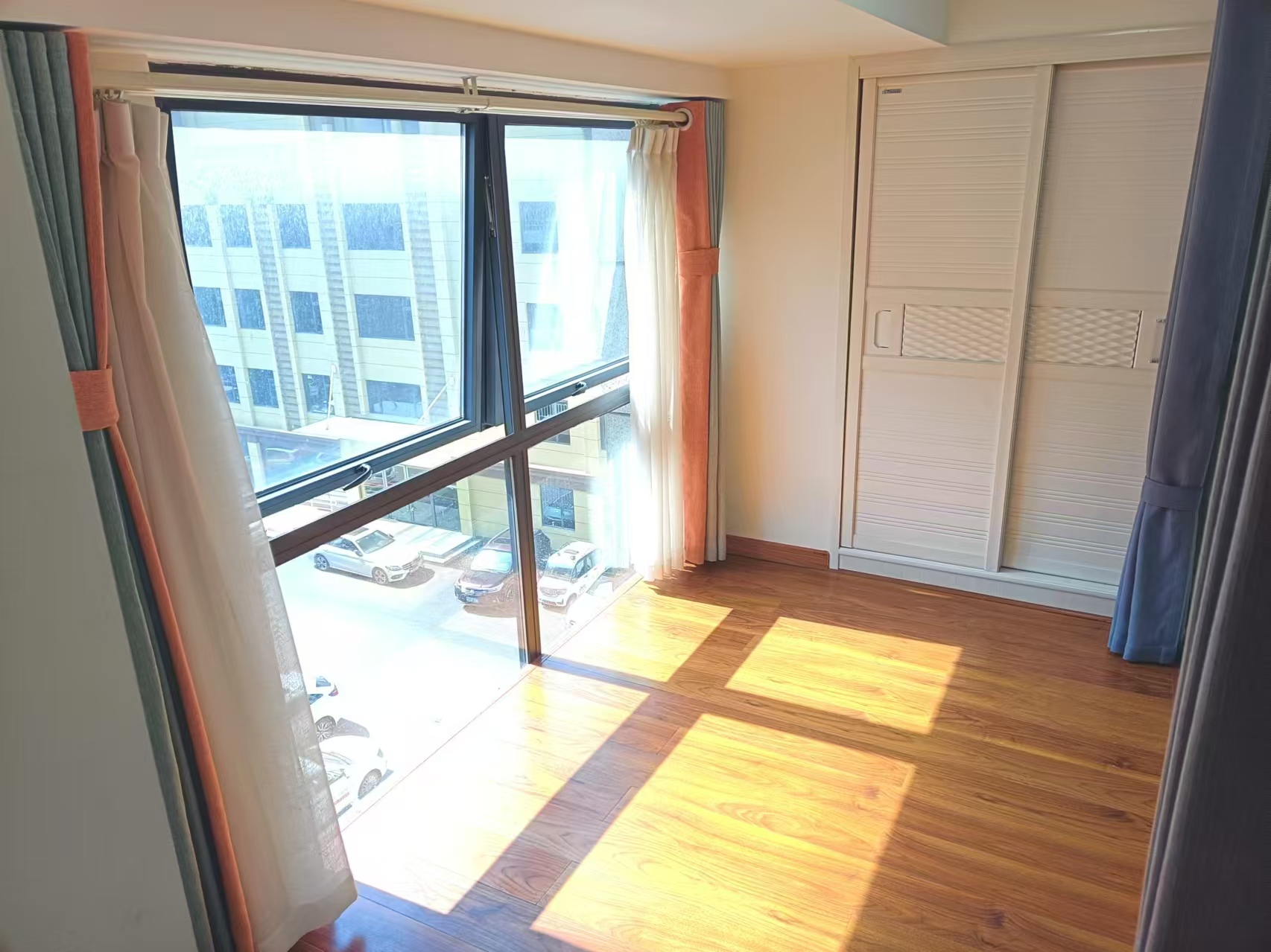 桃花缘 1室1厅1卫 1580.0元/月 桃花缘 1室1厅1卫 1580.0元/月室内图