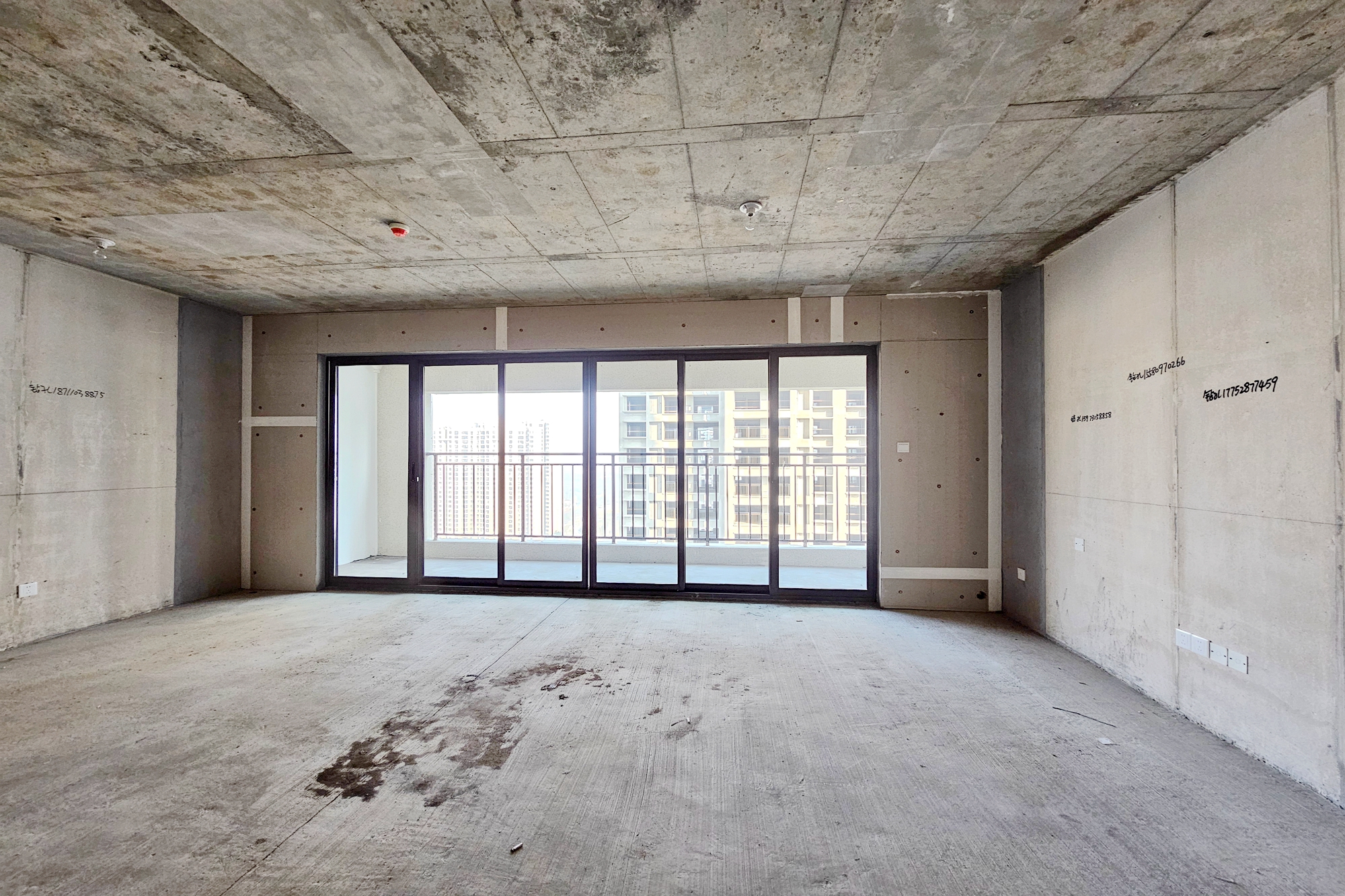 阳光城尚东湾嘉林苑 3室2厅2卫 1000.0元/月 阳光城尚东湾嘉林苑 3室2厅2卫 1000.0元/月室内图