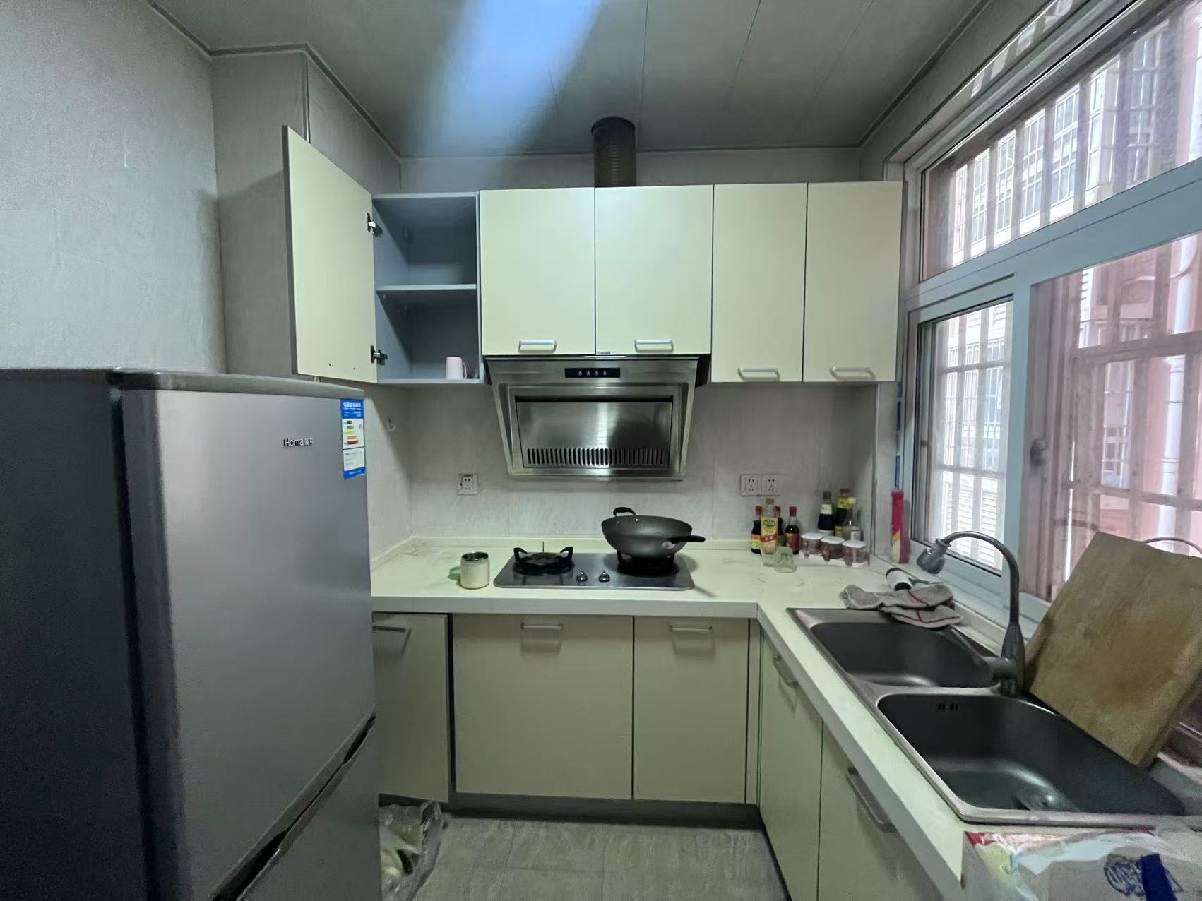 学府花园(文苑瑞景) 2室2厅1卫 1300.0元/月 学府花园(文苑瑞景) 2室2厅1卫 1300.0元/月室内图