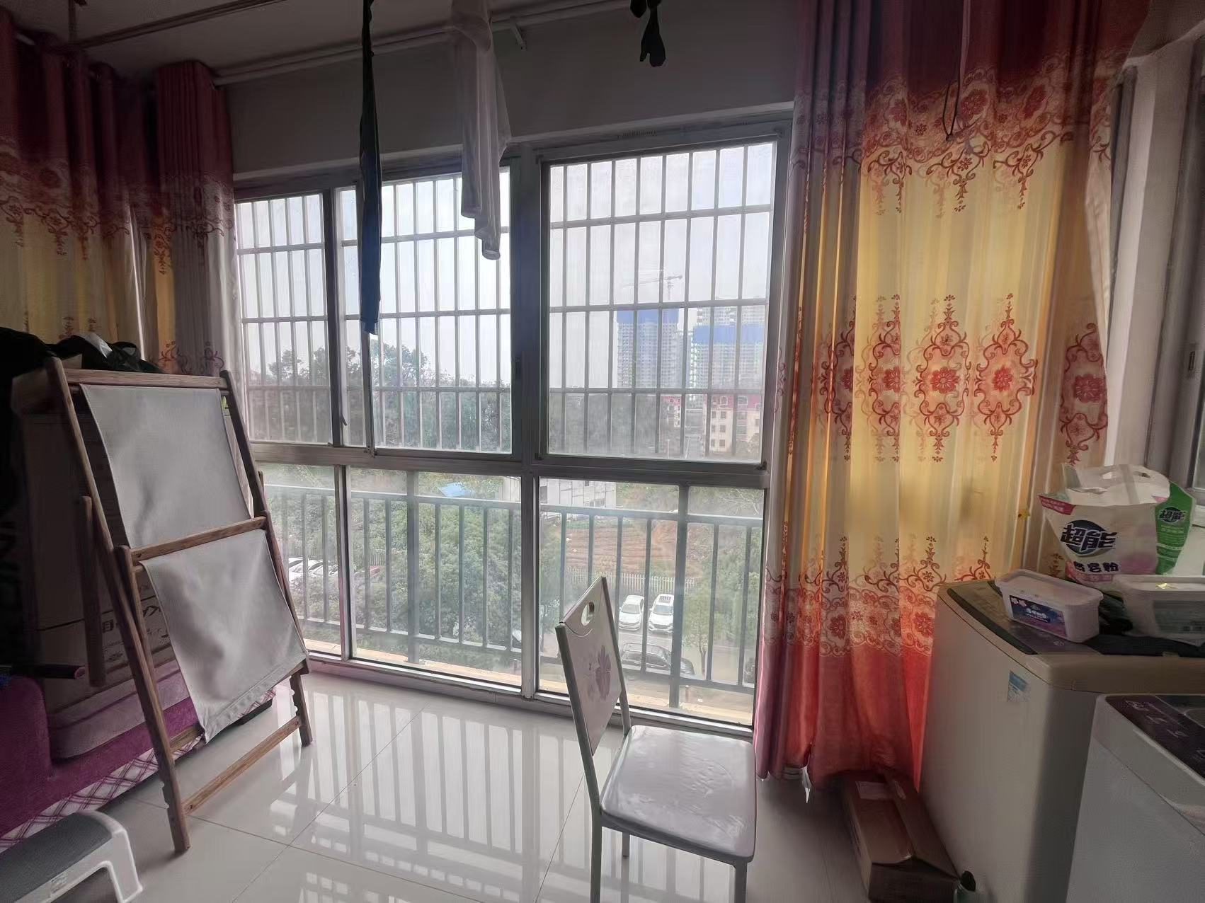 学府花园(文苑瑞景) 2室2厅1卫 1300.0元/月 学府花园(文苑瑞景) 2室2厅1卫 1300.0元/月室内图