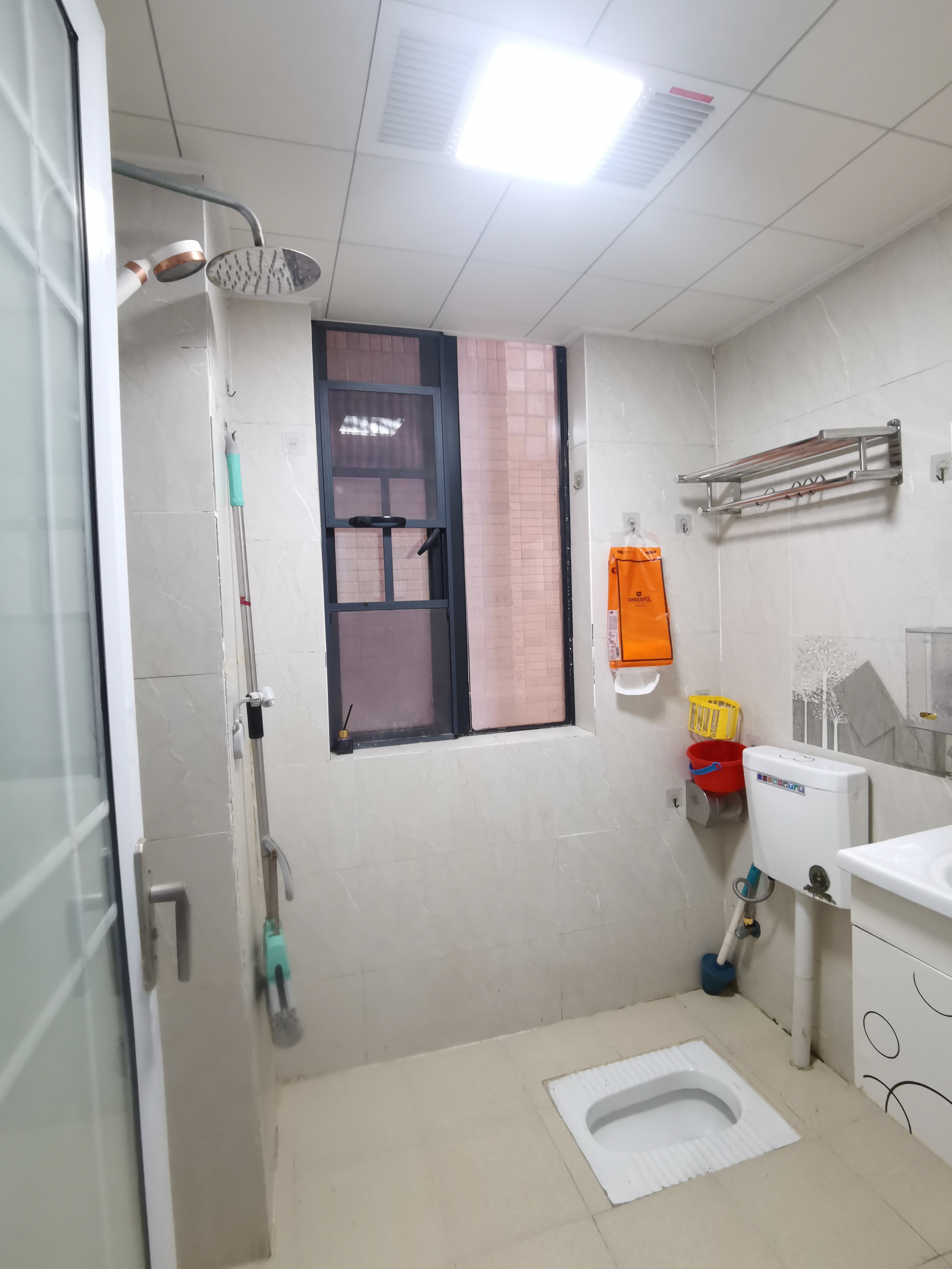三一街区  3室2厅2卫   2000.00元/月室内图