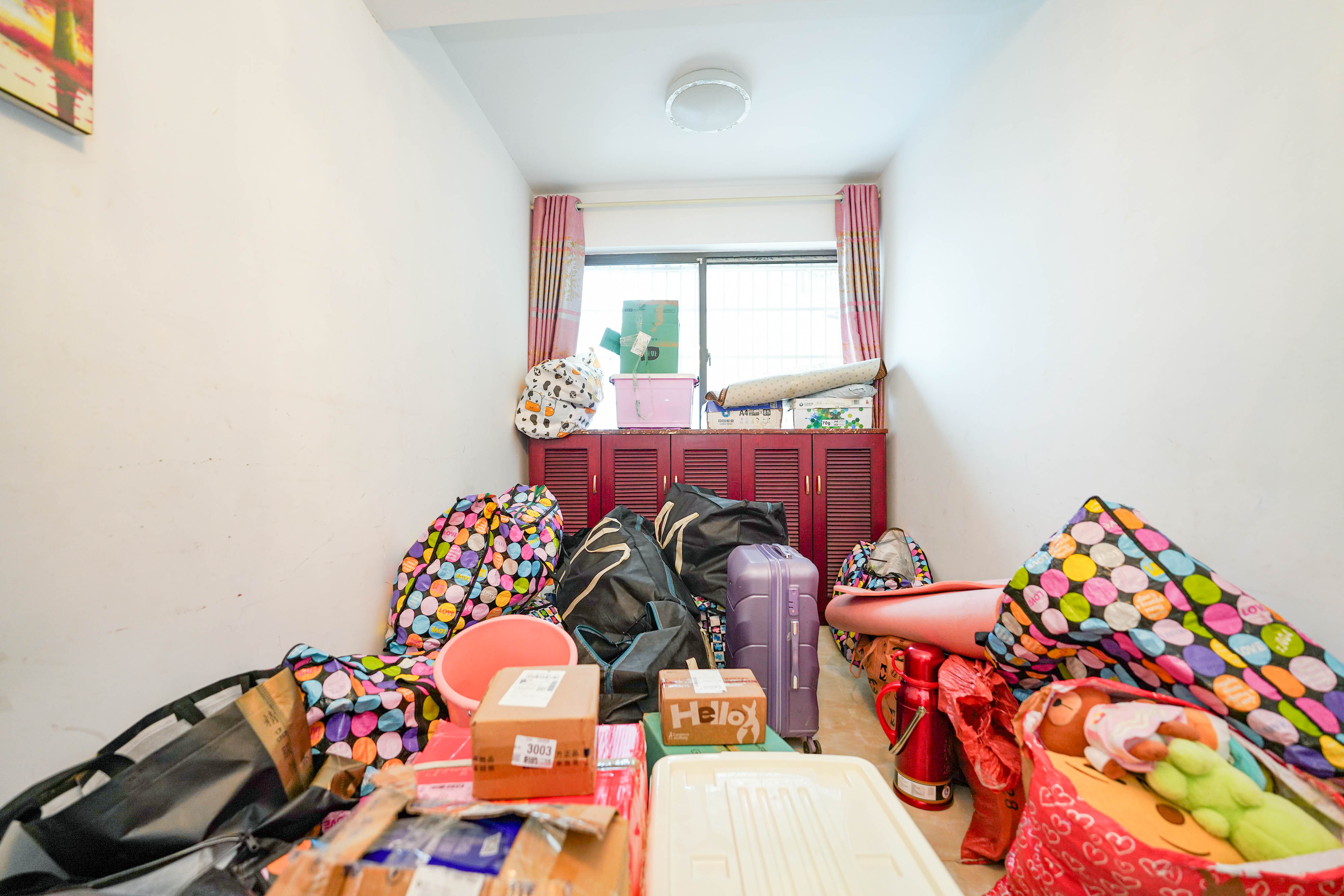 幸福庄园 4室2厅2卫 92.0万 幸福庄园 4室2厅2卫 92.0万卧室