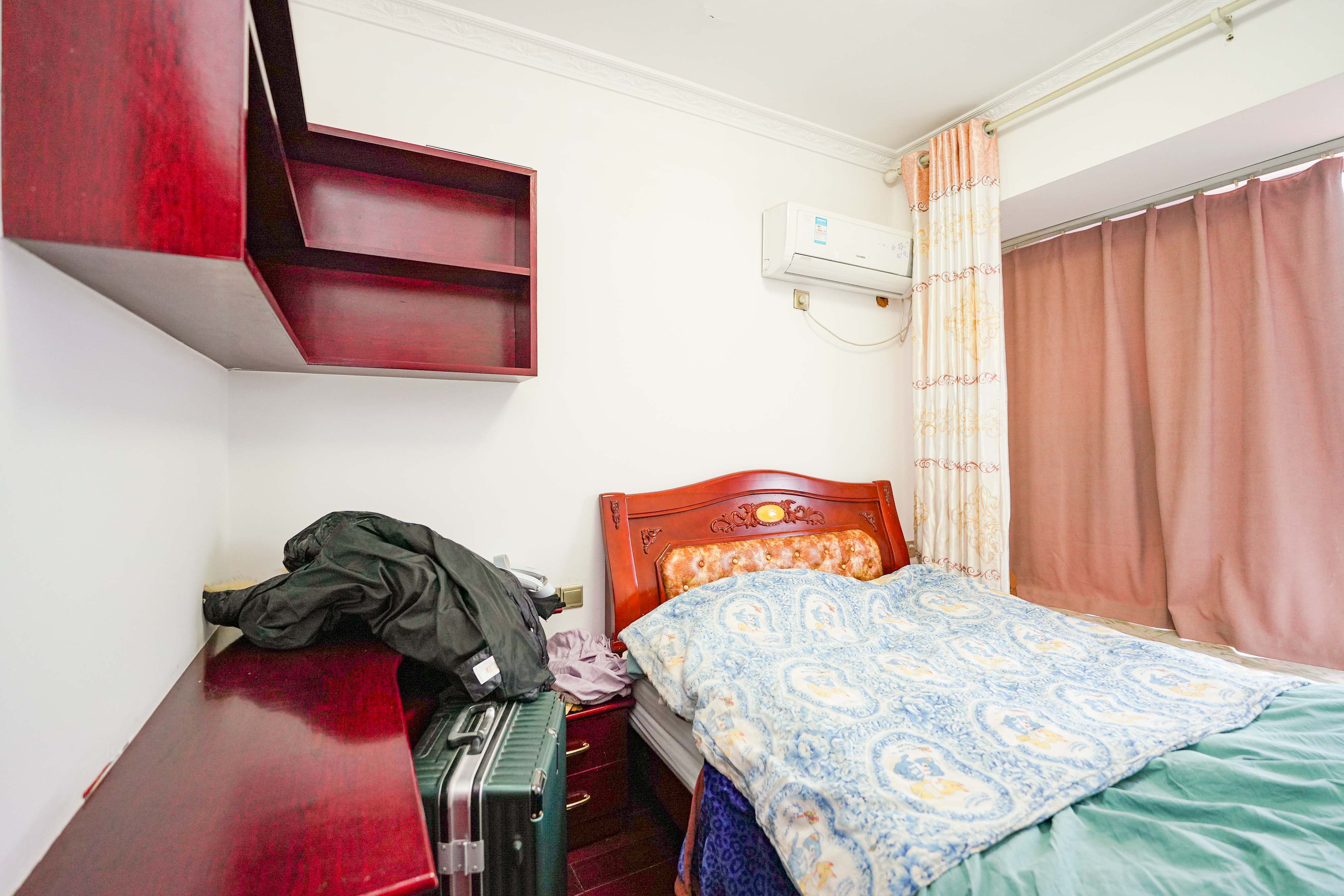 幸福庄园 4室2厅2卫 92.0万 幸福庄园 4室2厅2卫 92.0万卧室