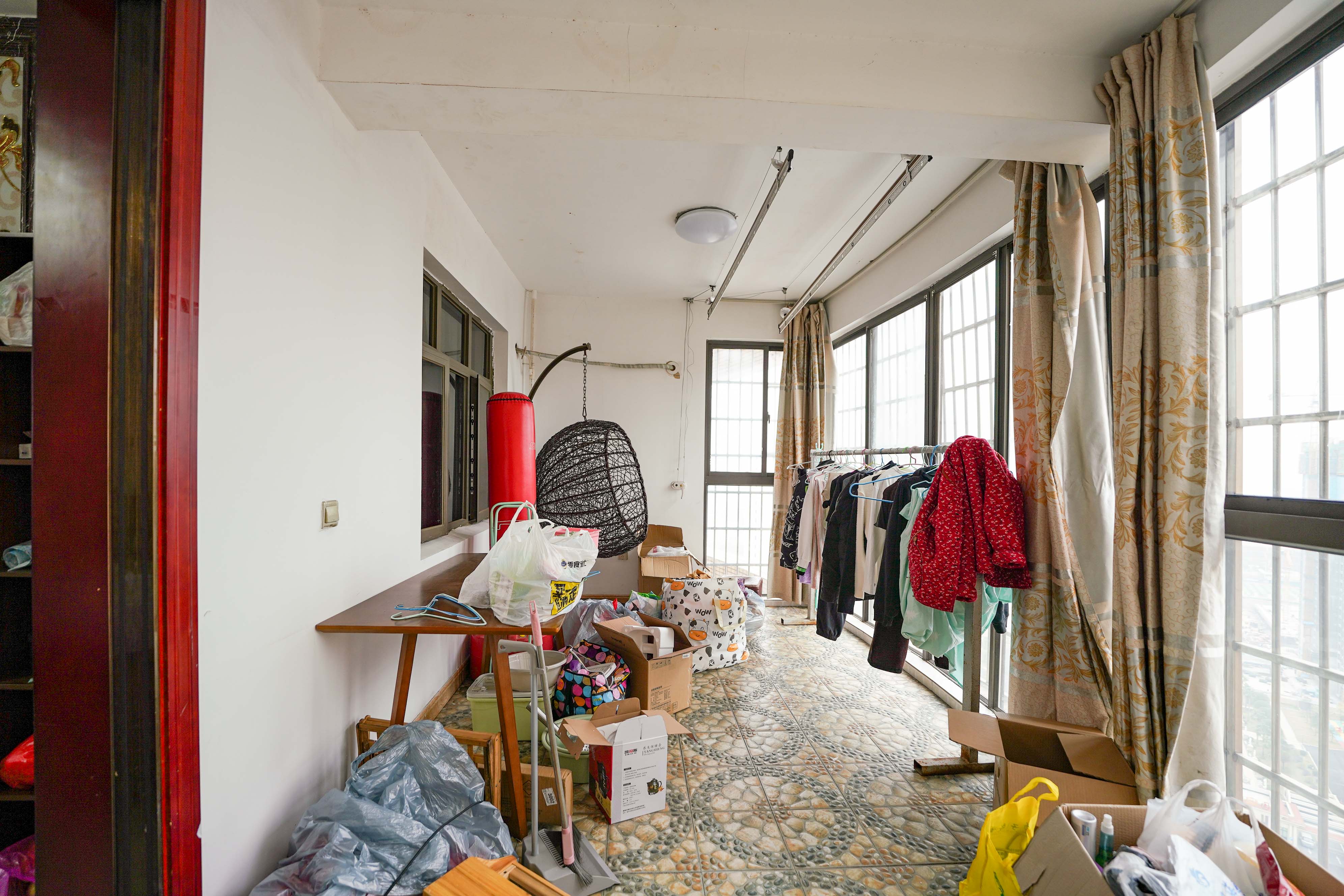 幸福庄园 4室2厅2卫 92.0万 幸福庄园 4室2厅2卫 92.0万阳台