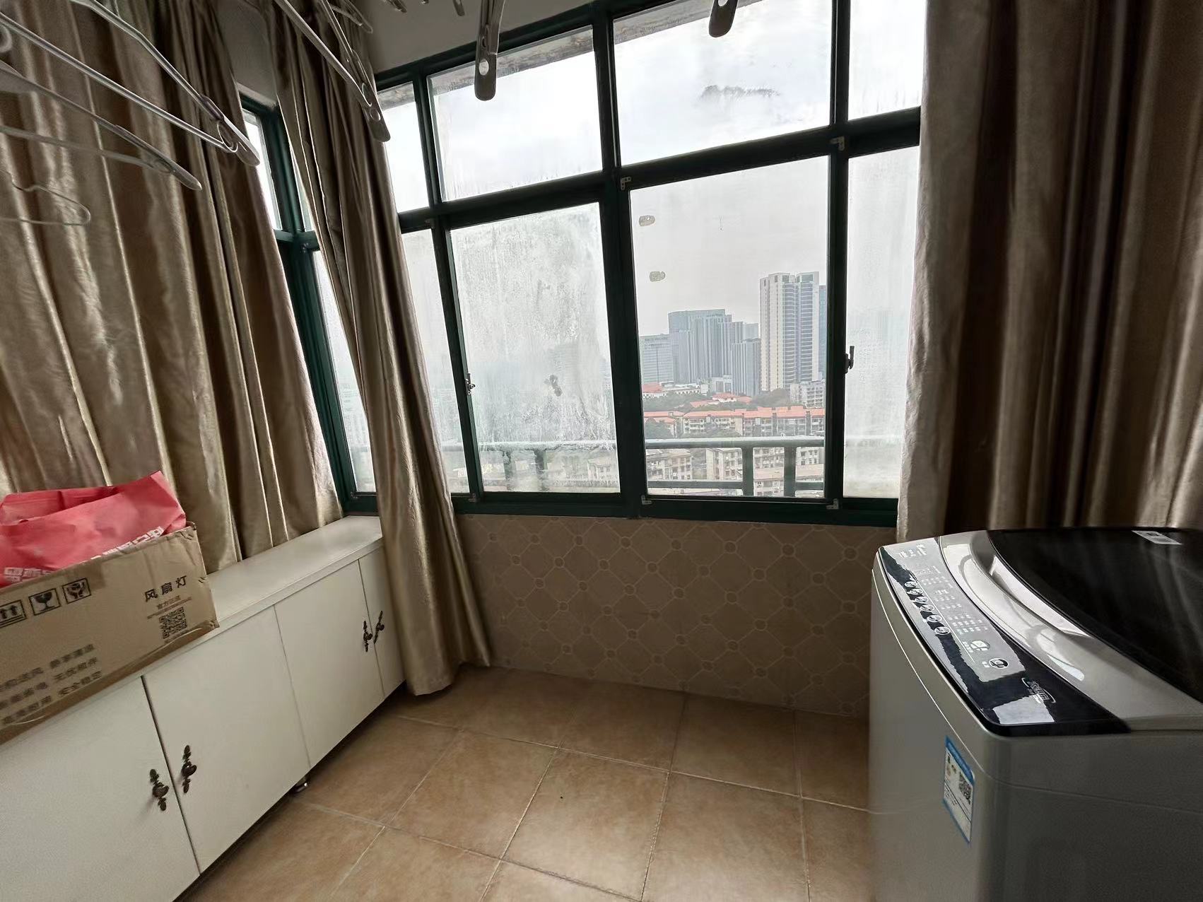 西域名邸  3室2厅2卫    60.0万 西域名邸  3室2厅2卫    60.0万室内图