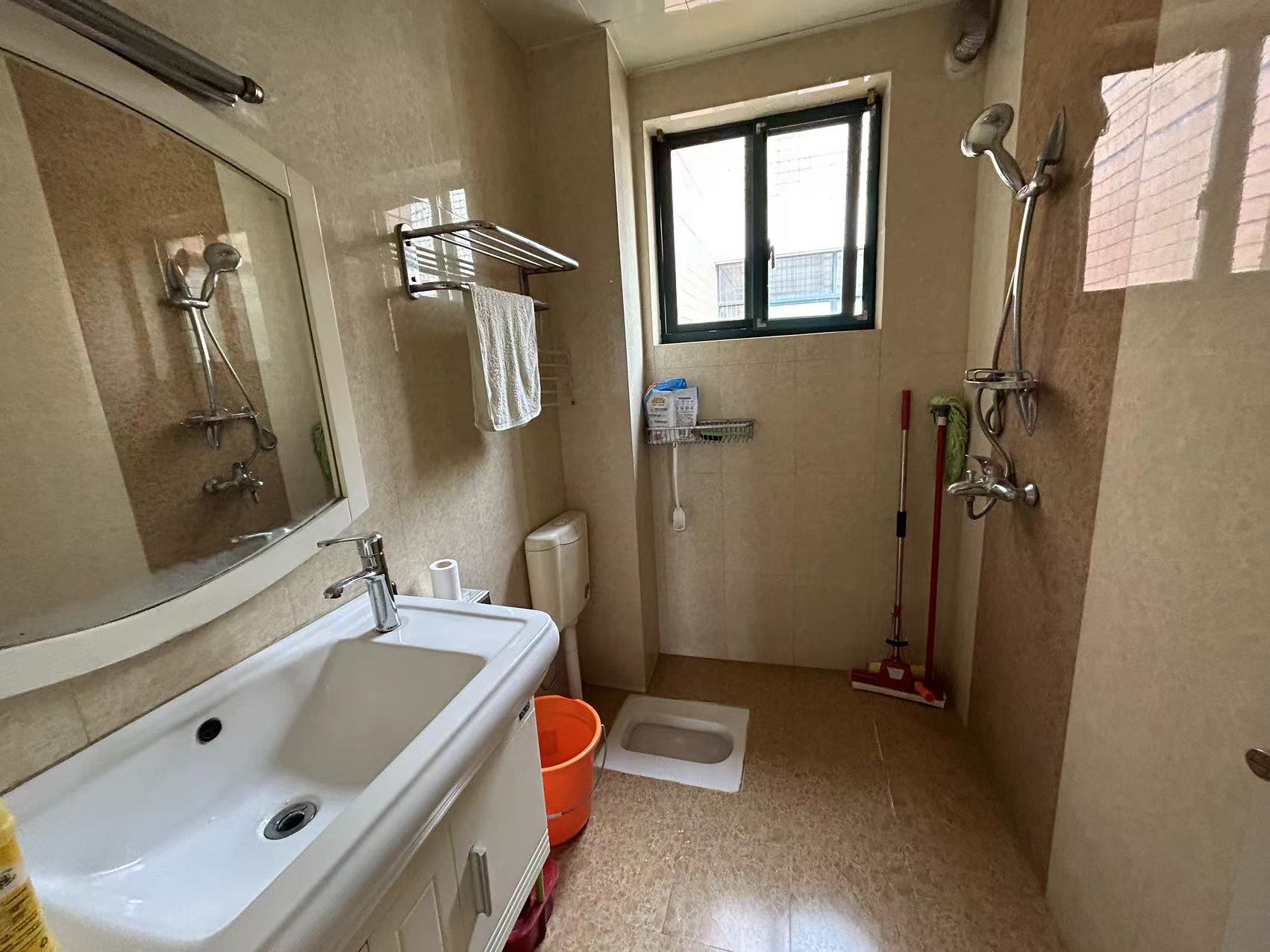 西域名邸  3室2厅2卫    60.0万 西域名邸  3室2厅2卫    60.0万室内图