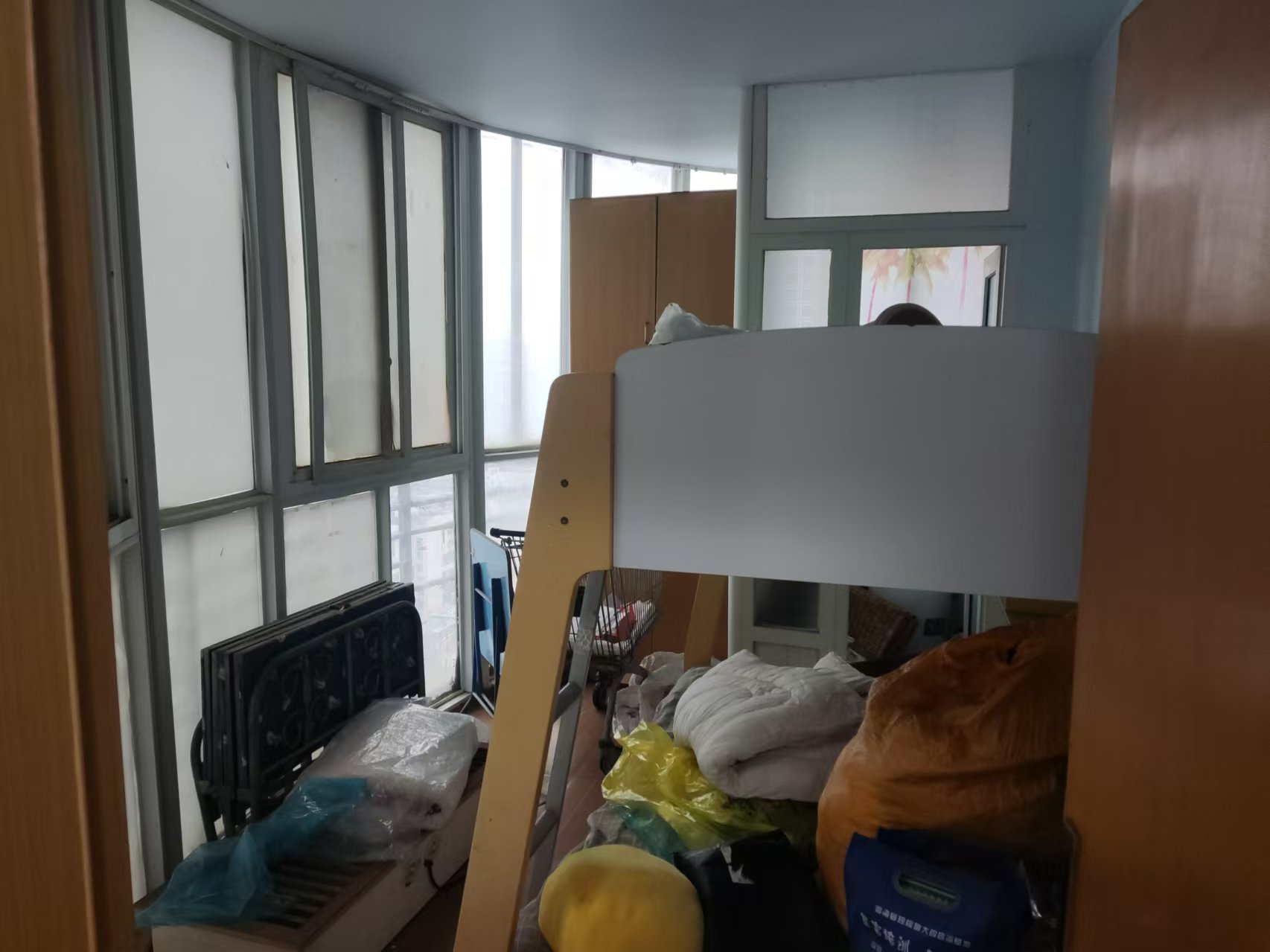 红区抽屉  2室1厅1卫   2600.00元/月室内图