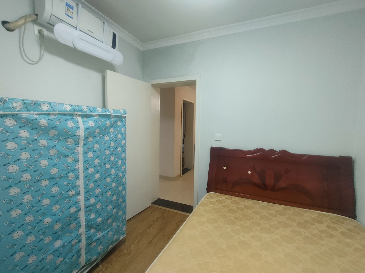 新桥小区  3室2厅2卫   2200.00元/月室内图
