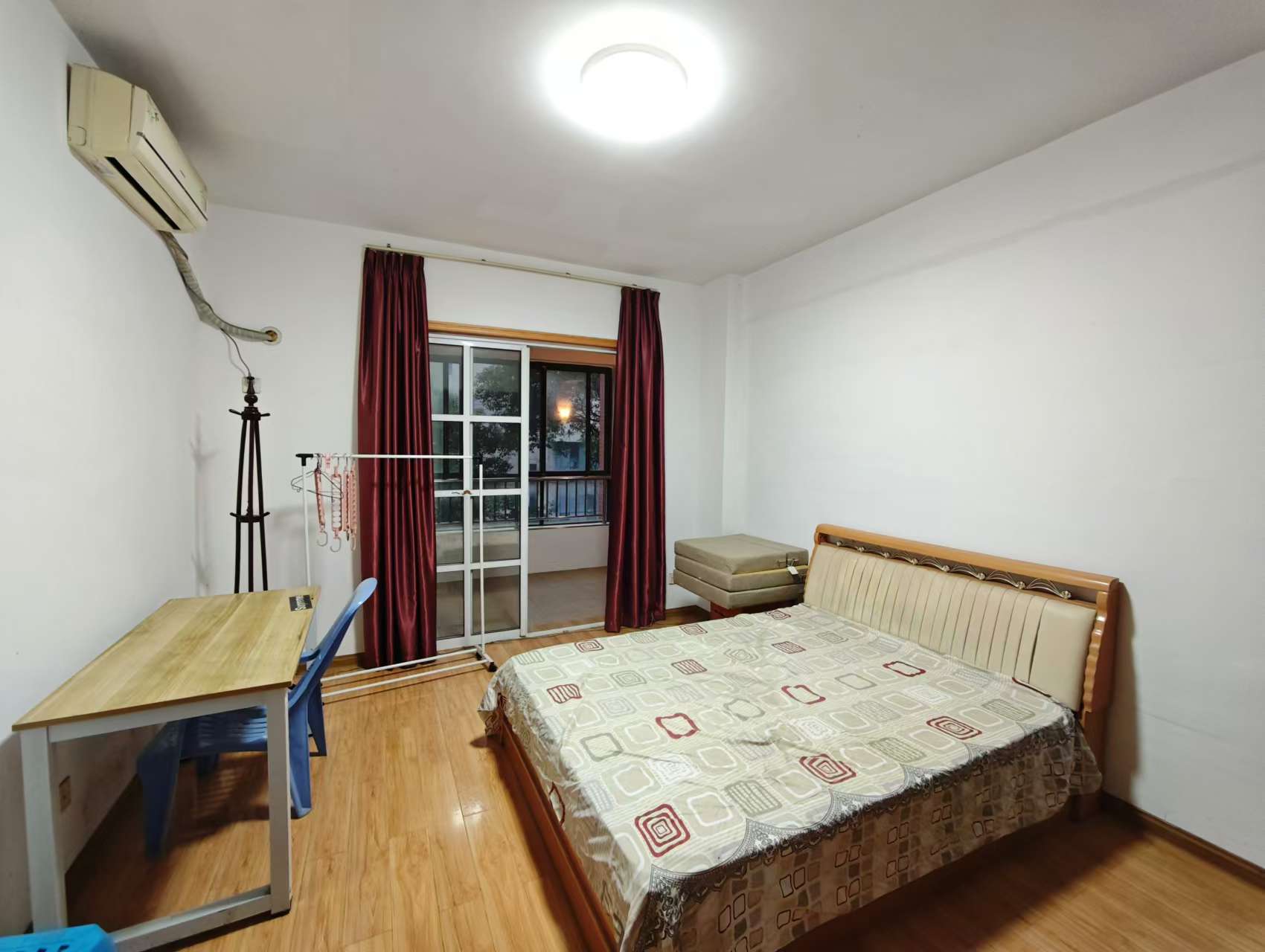 湖南省地震局单位宿舍 4室2厅2卫 3000.0元/月 湖南省地震局单位宿舍 4室2厅2卫 3000.0元/月室内图