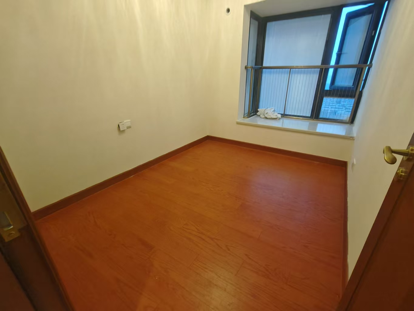 恒大华府 3室1厅2卫 1200.0元/月 恒大华府 3室1厅2卫 1200.0元/月室内图