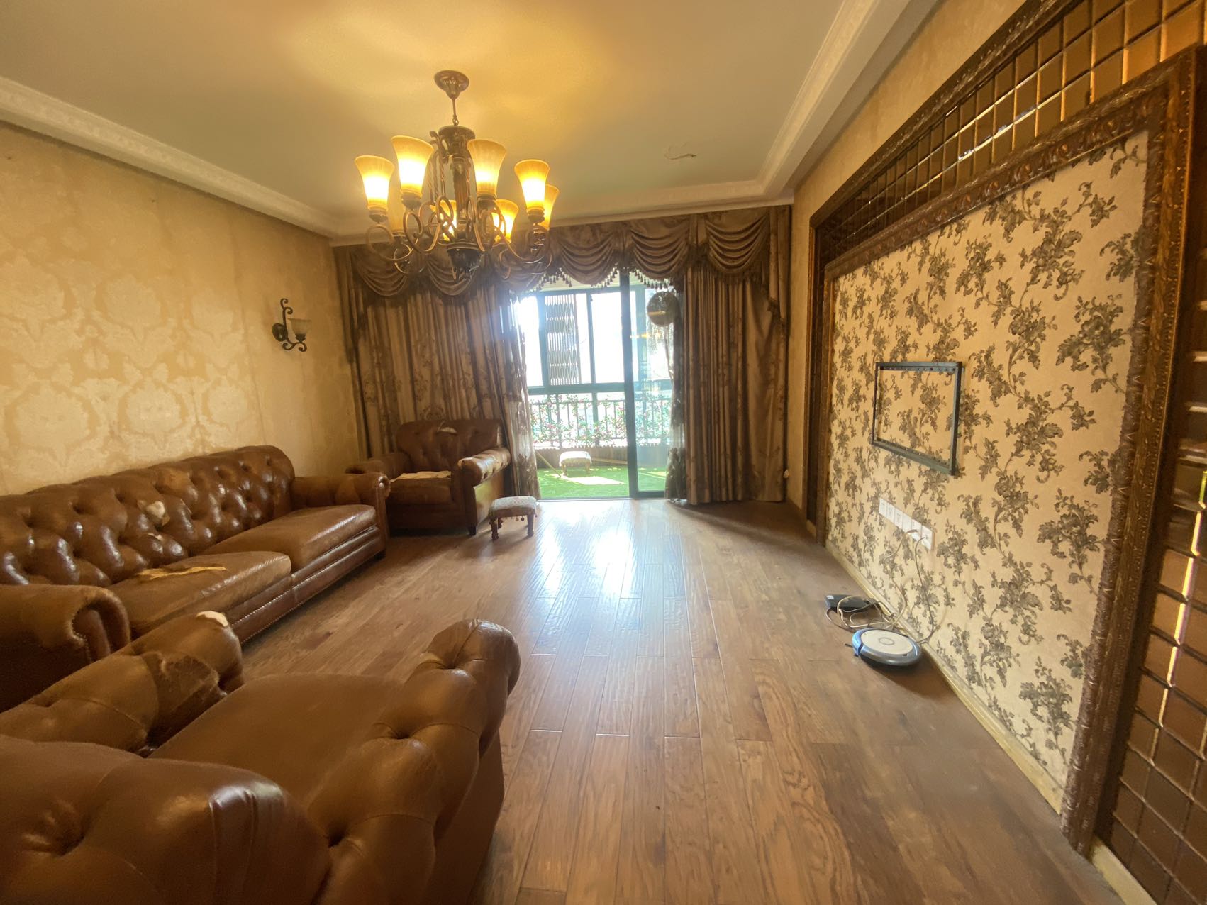 星城世家 3室2厅2卫 3500.0元/月 星城世家 3室2厅2卫 3500.0元/月室内图