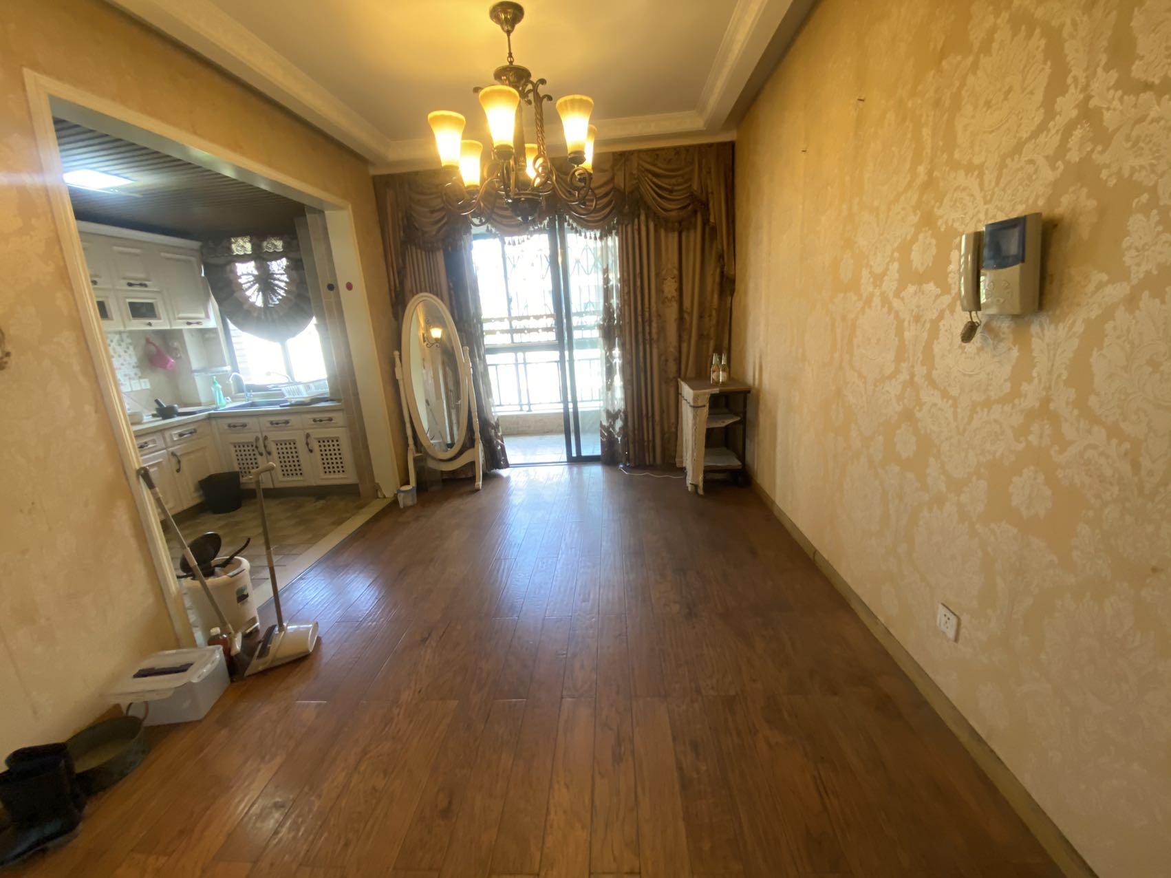 星城世家 3室2厅2卫 3500.0元/月 星城世家 3室2厅2卫 3500.0元/月室内图