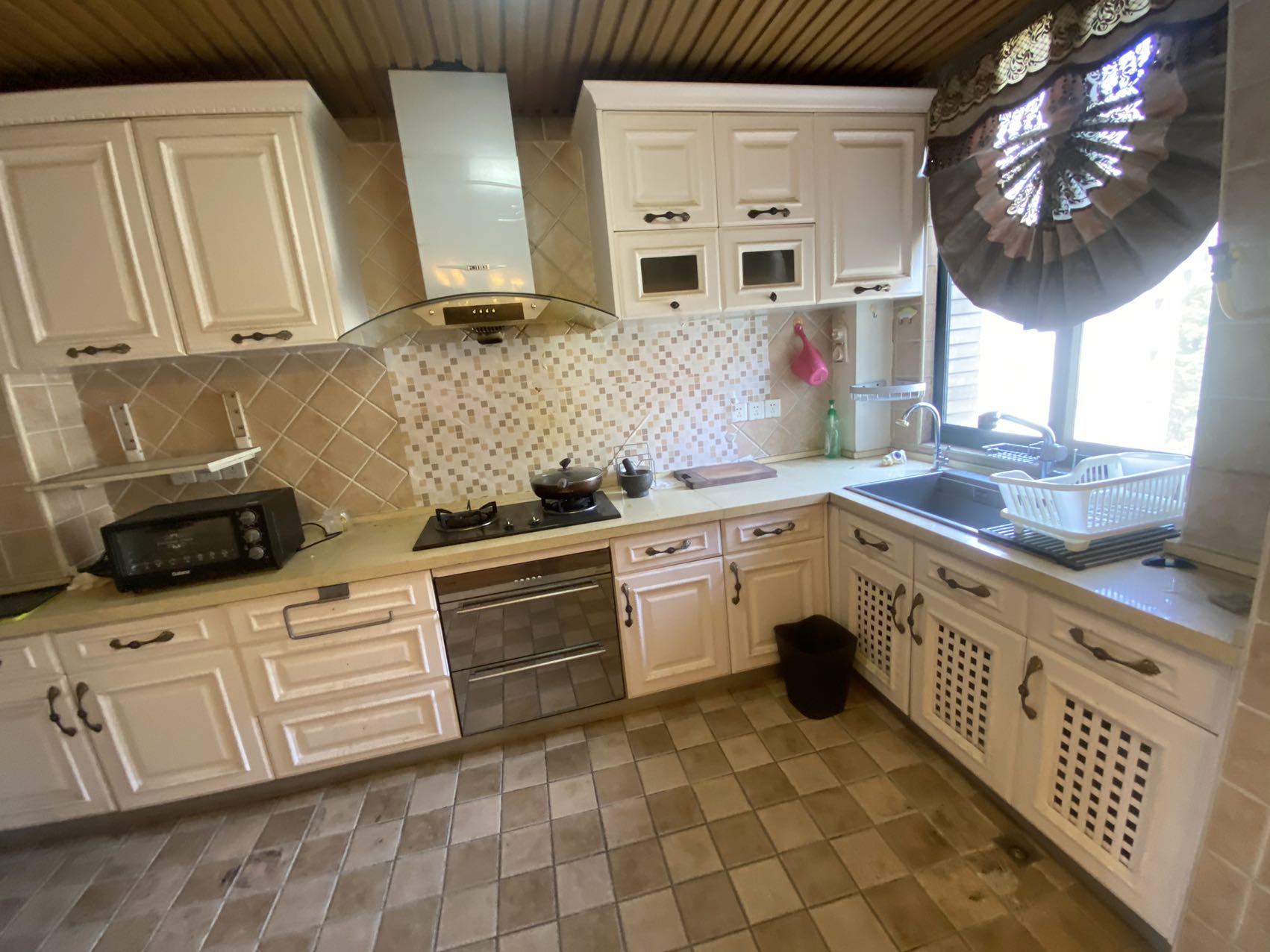 星城世家 3室2厅2卫 3500.0元/月 星城世家 3室2厅2卫 3500.0元/月室内图