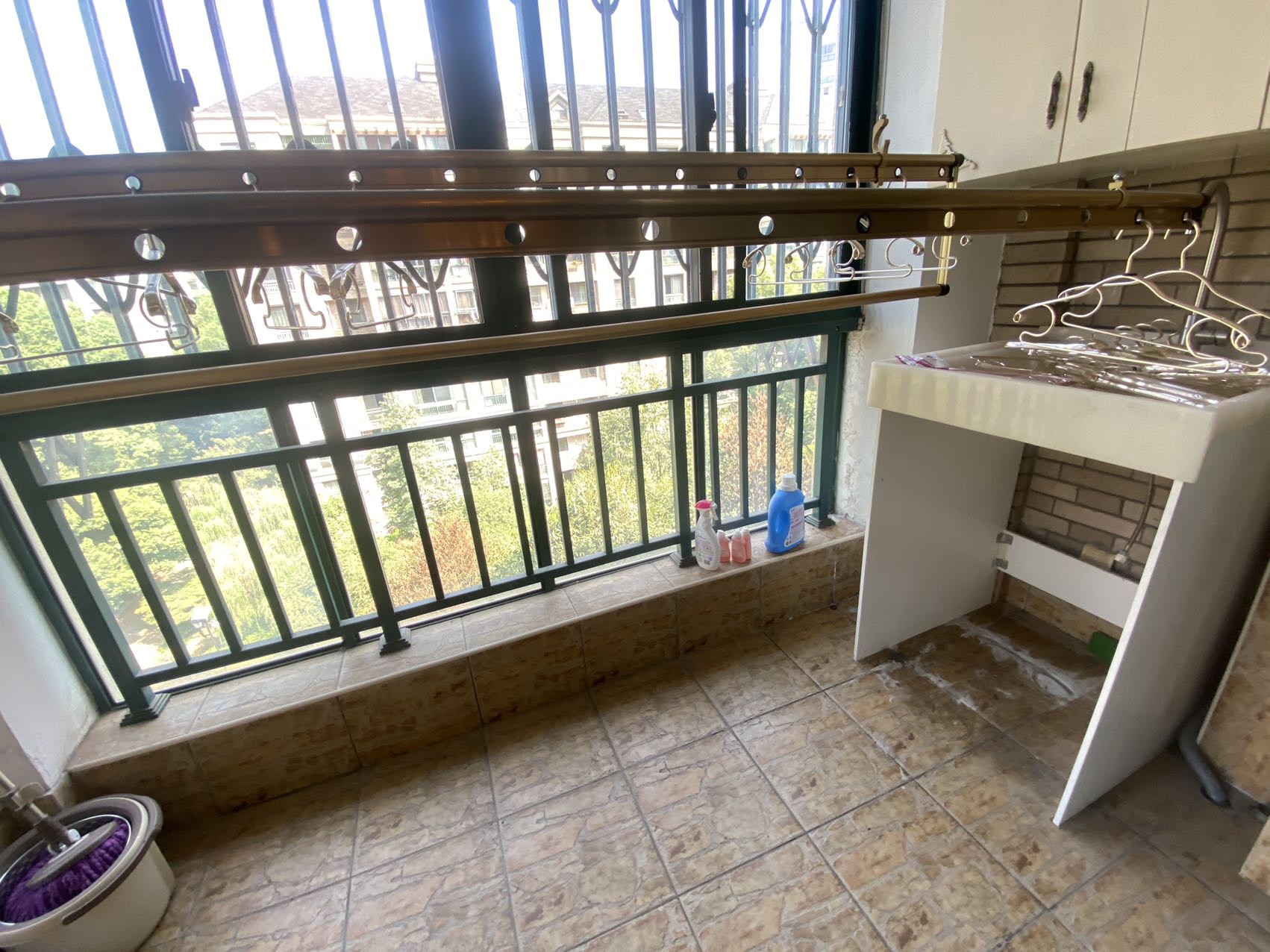 星城世家 3室2厅2卫 3500.0元/月 星城世家 3室2厅2卫 3500.0元/月室内图