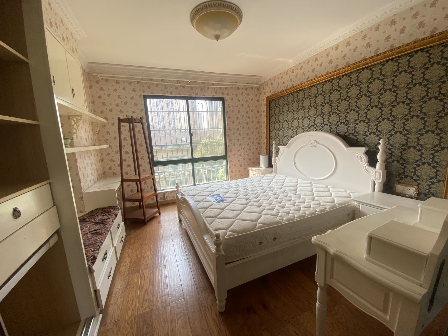 星城世家 3室2厅2卫 3500.0元/月 星城世家 3室2厅2卫 3500.0元/月室内图