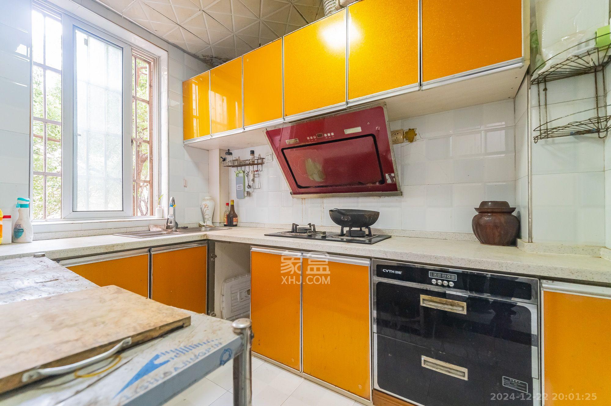 爱琴海岸 1室2厅2卫 1700.0元/月 爱琴海岸 1室2厅2卫 1700.0元/月室内图