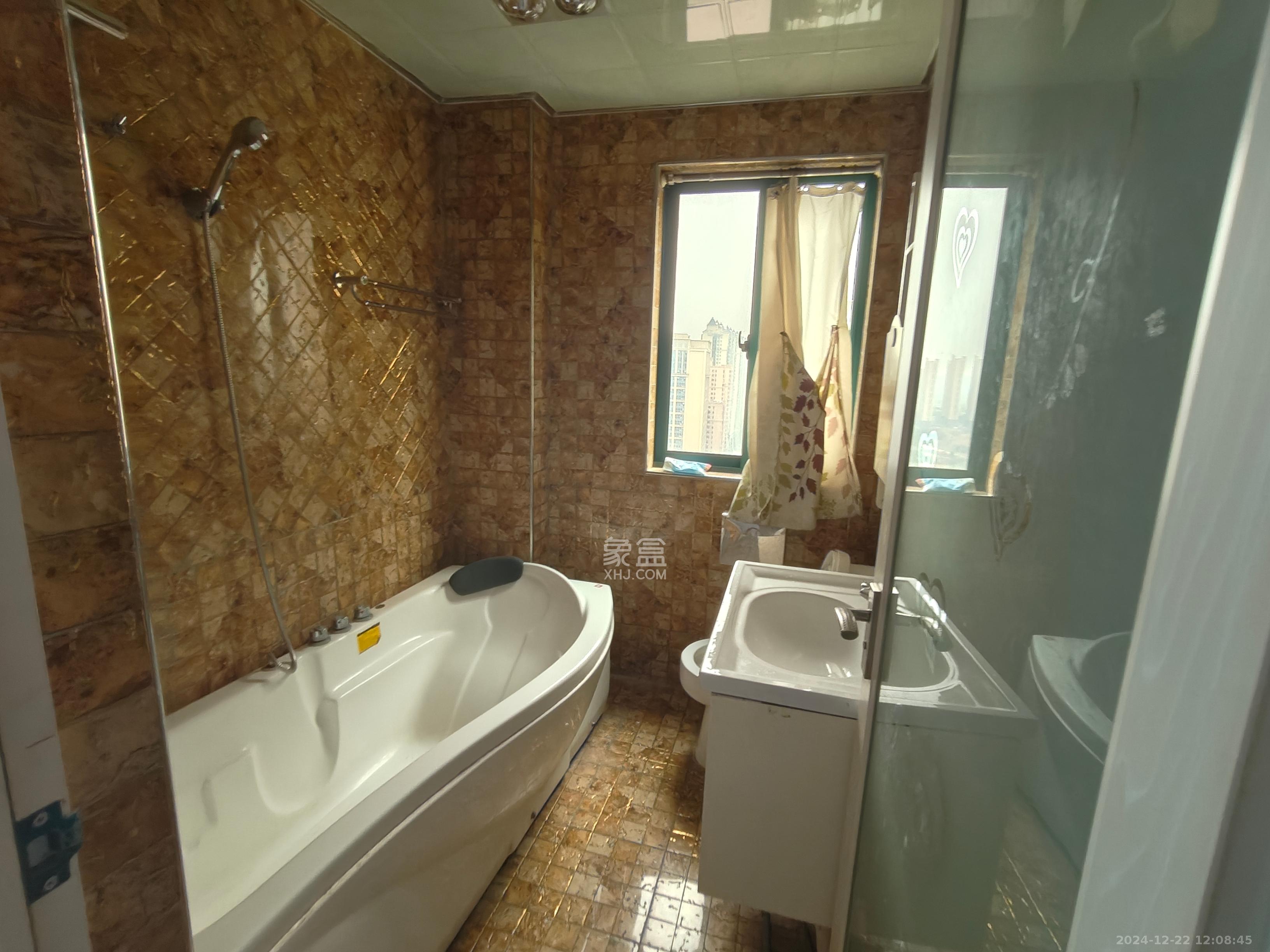 富基世纪公园  3室2厅1卫    1650.0元/月 富基世纪公园  3室2厅1卫    1650.0元/月室内图