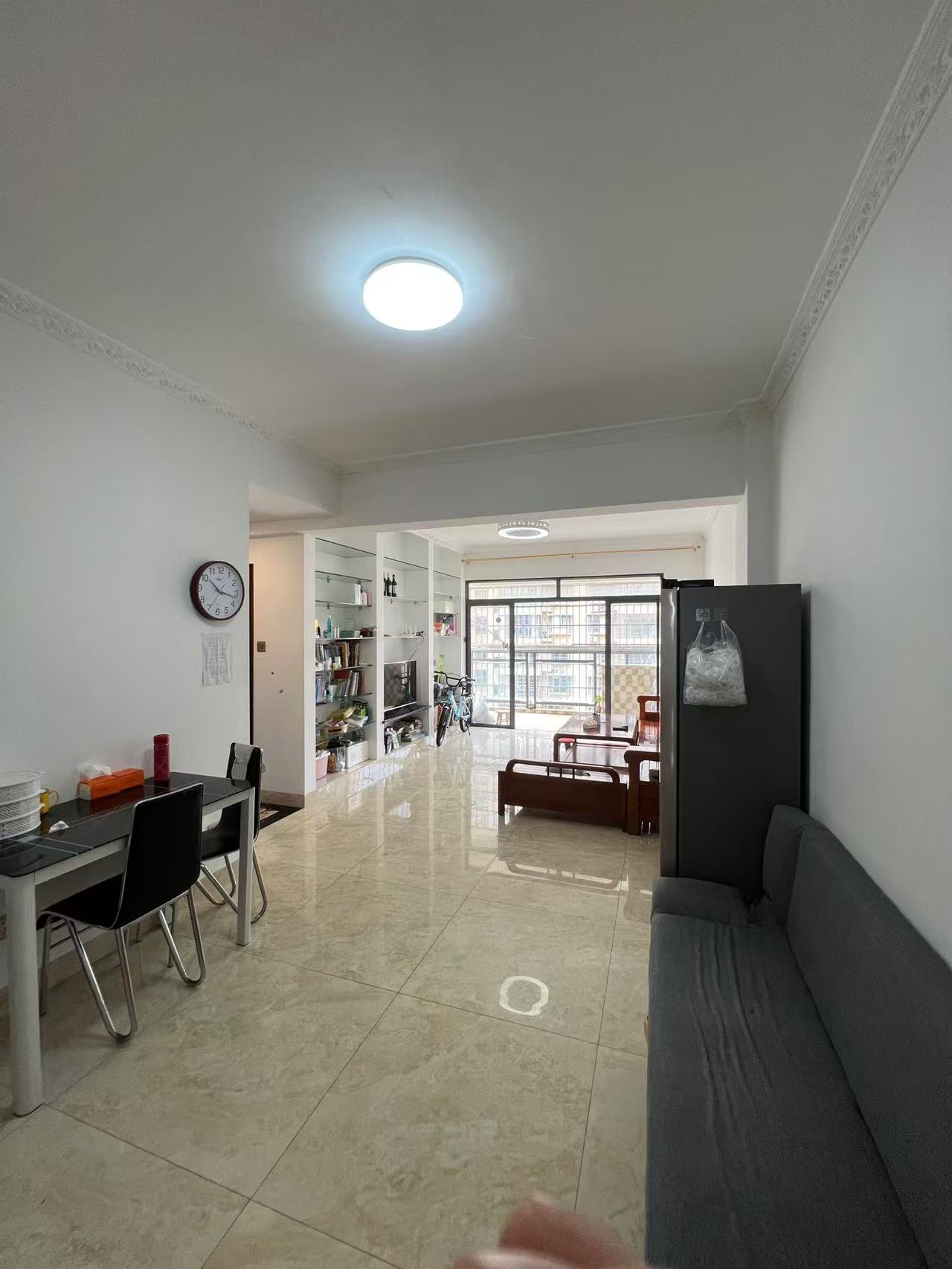 枫林雅郡 2室2厅2卫 130.0万 枫林雅郡 2室2厅2卫 130.0万客厅