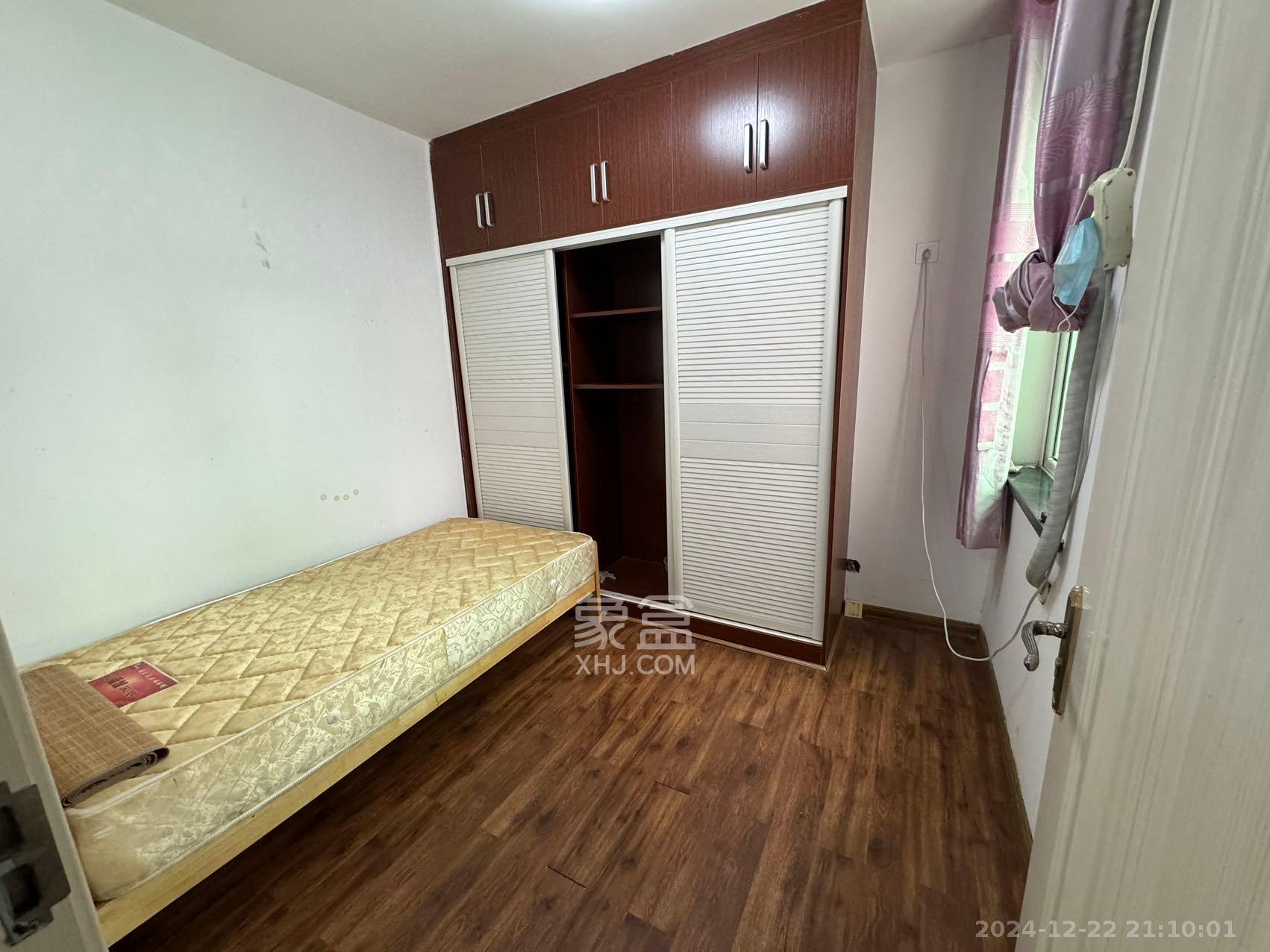 恩瑞麓山名园(龙王港小区)  2室1厅1卫    2000.0元/月 恩瑞麓山名园(龙王港小区)  2室1厅1卫    2000.0元/月室内图