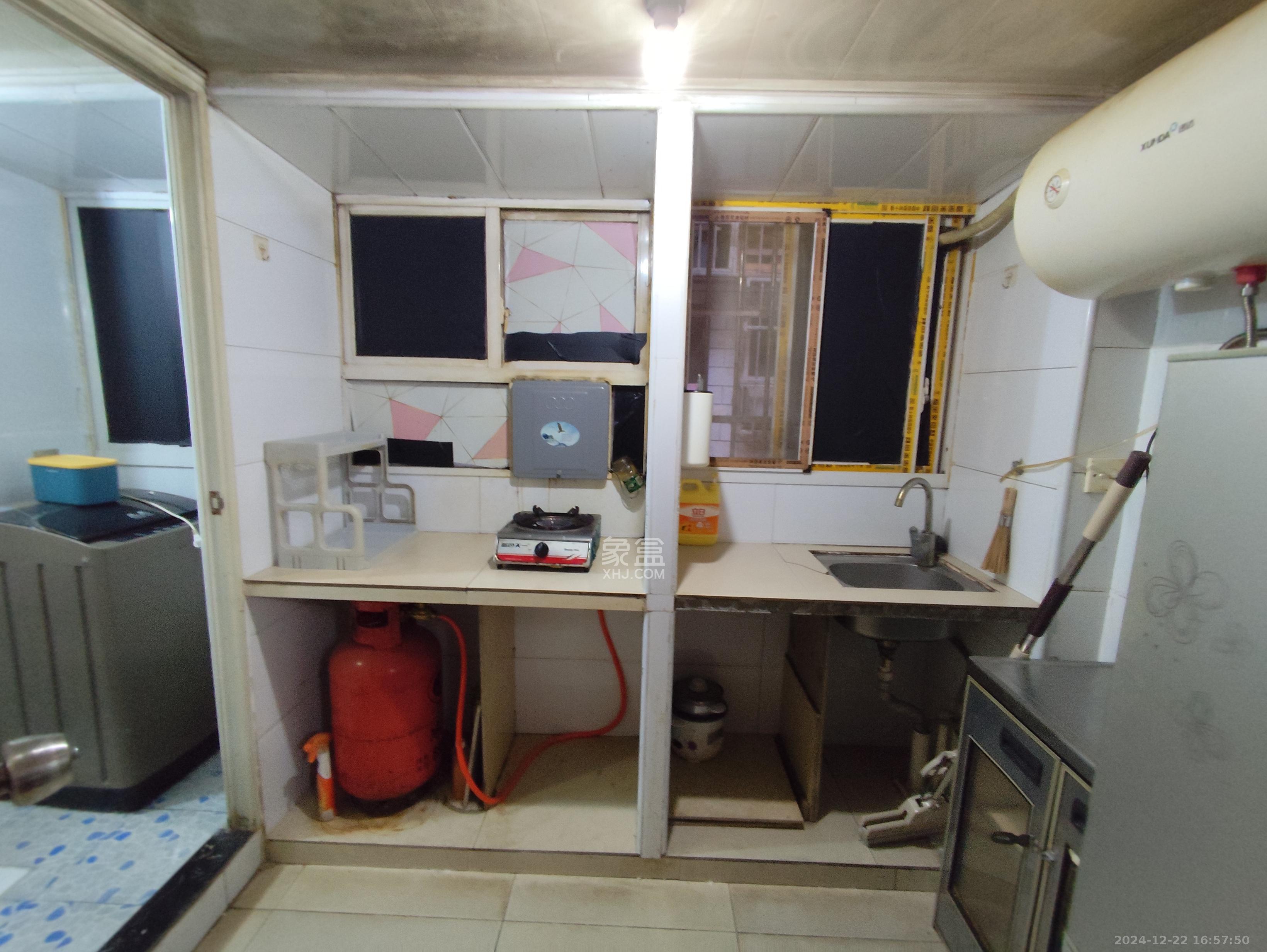 解放四村散盘 1室0厅0卫 1000.0元/月 解放四村散盘 1室0厅0卫 1000.0元/月室内图