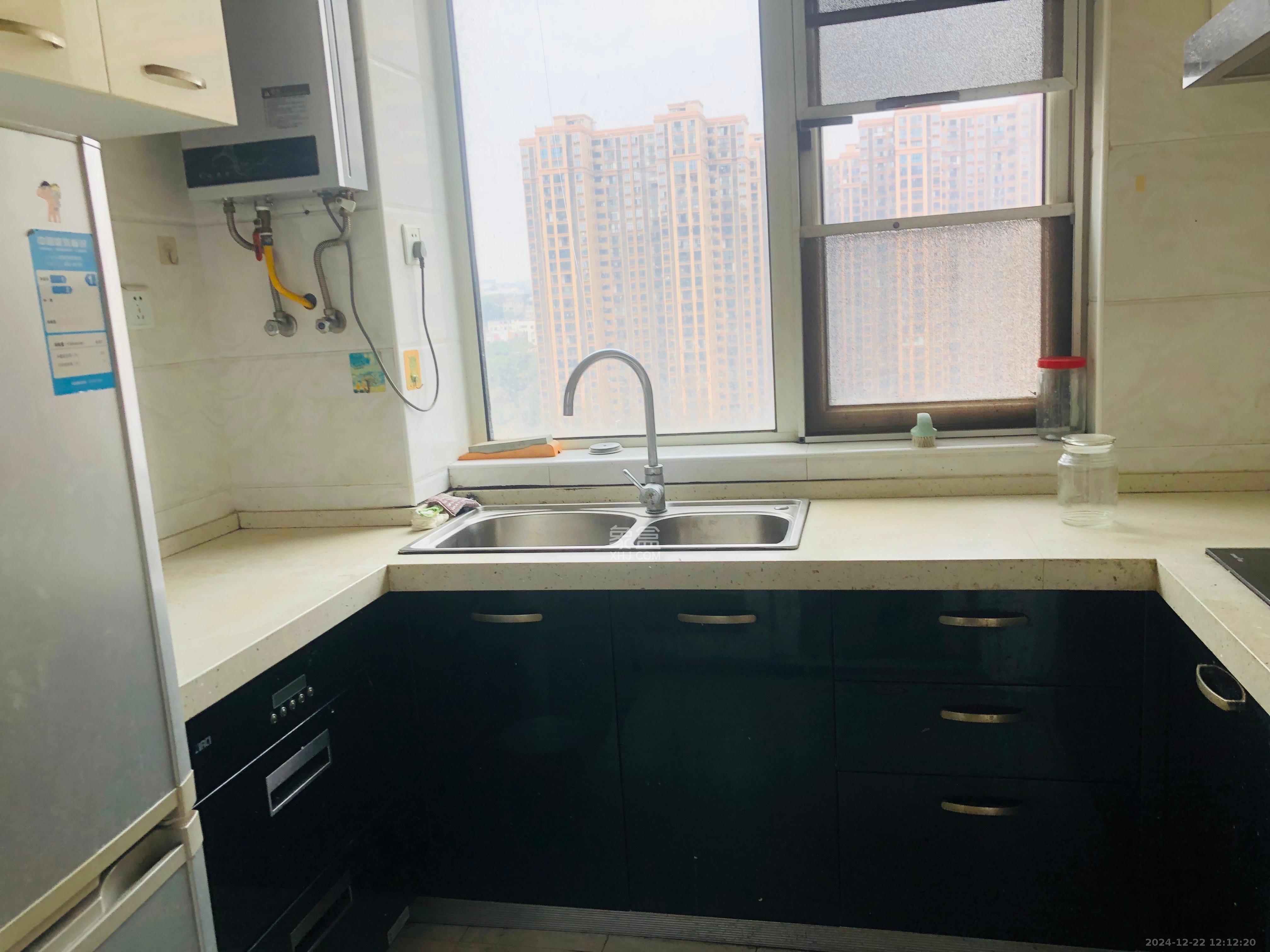 五矿万境水岸一期(万境水岸嘉苑) 3室2厅1卫 2000.0元/月 五矿万境水岸一期(万境水岸嘉苑) 3室2厅1卫 2000.0元/月室内图