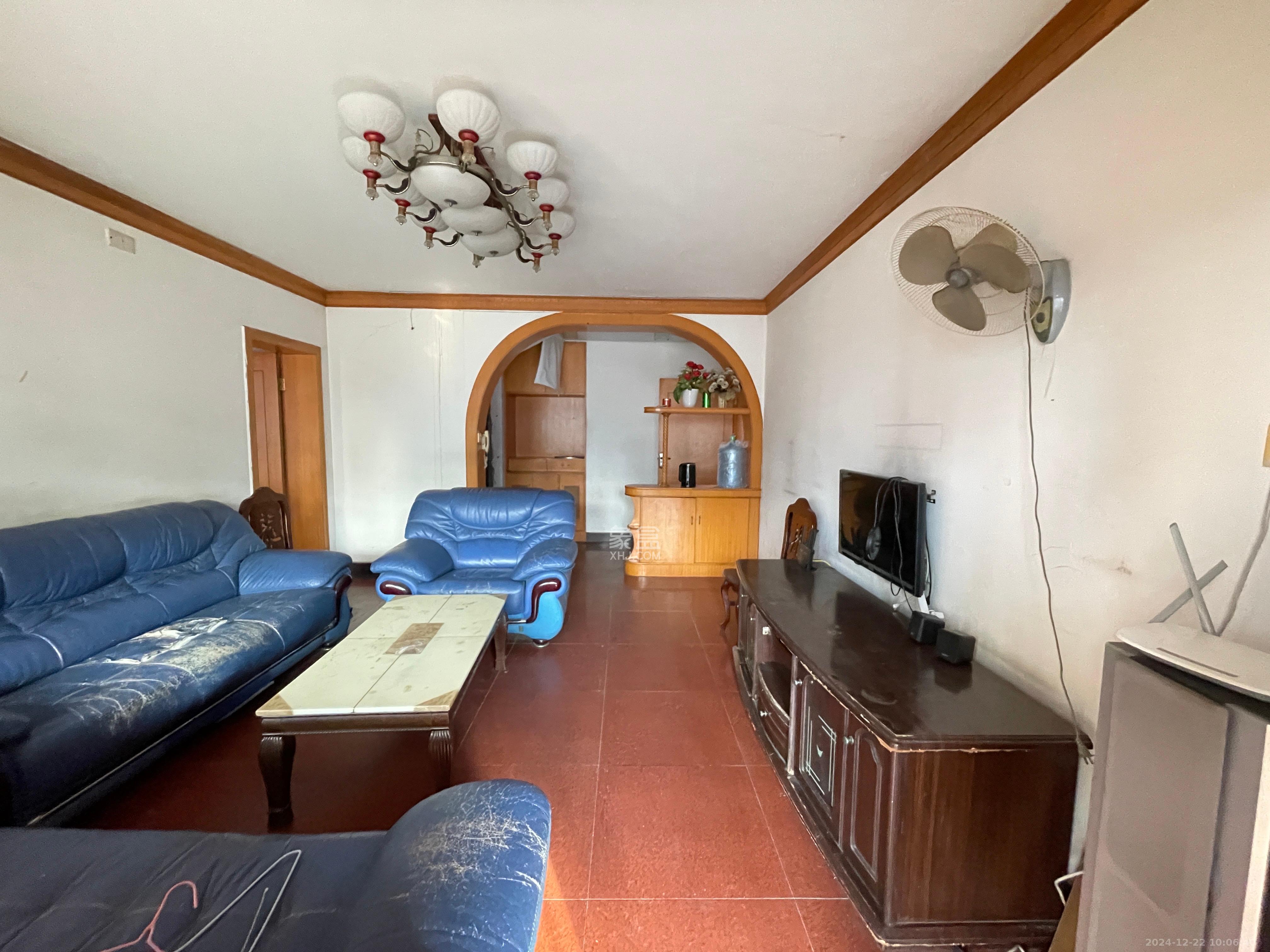 阳明山庄 5室2厅3卫 2300.0元/月 阳明山庄 5室2厅3卫 2300.0元/月室内图