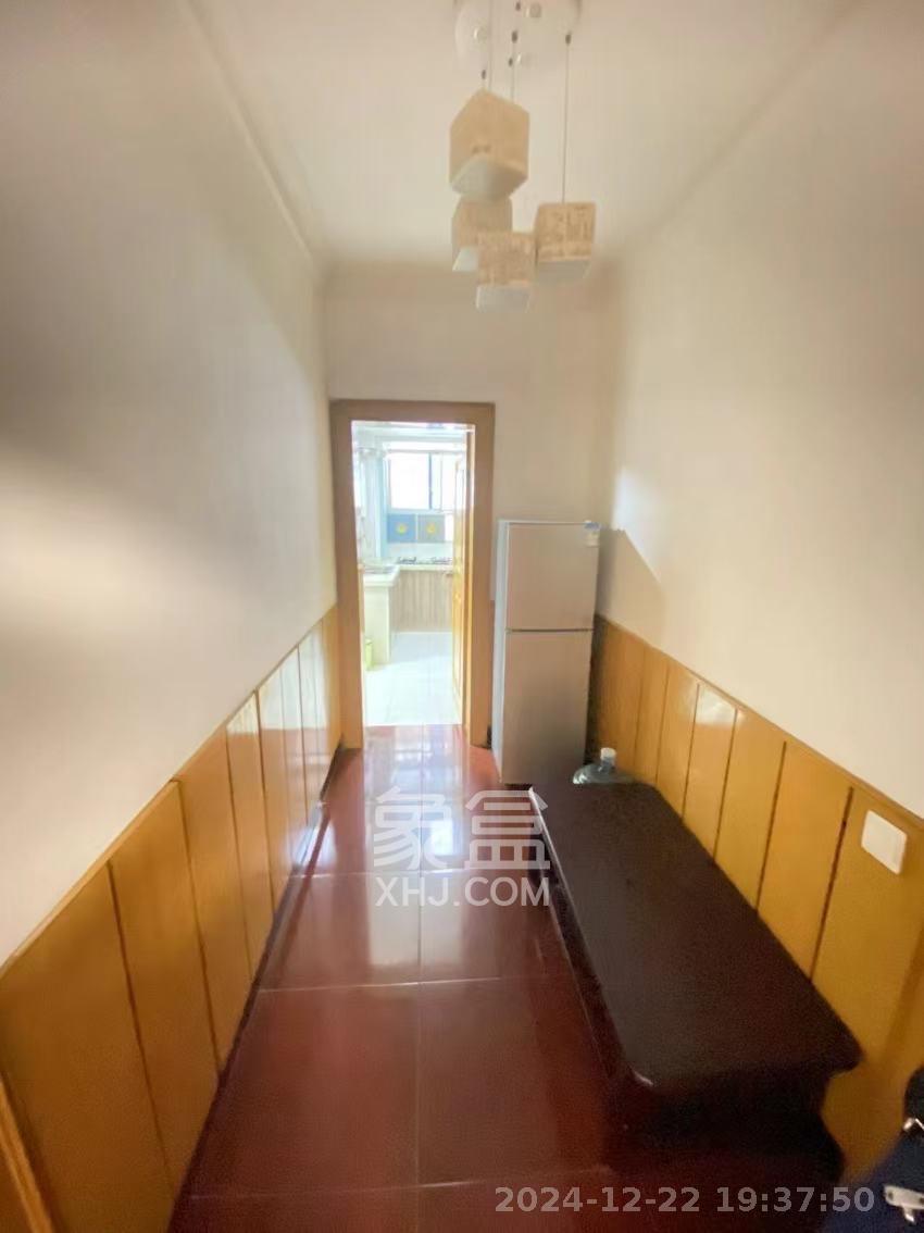 向韶村 2室1厅1卫 2400.0元/月 向韶村 2室1厅1卫 2400.0元/月室内图