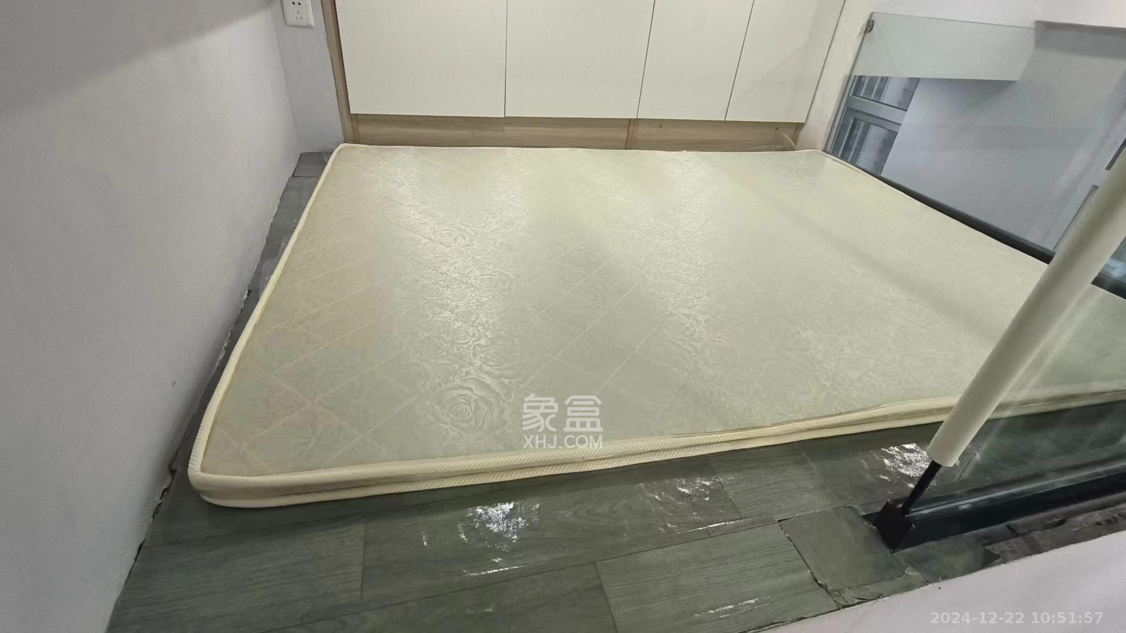 绿地之窗   53.95㎡     1500.00元/月室内图