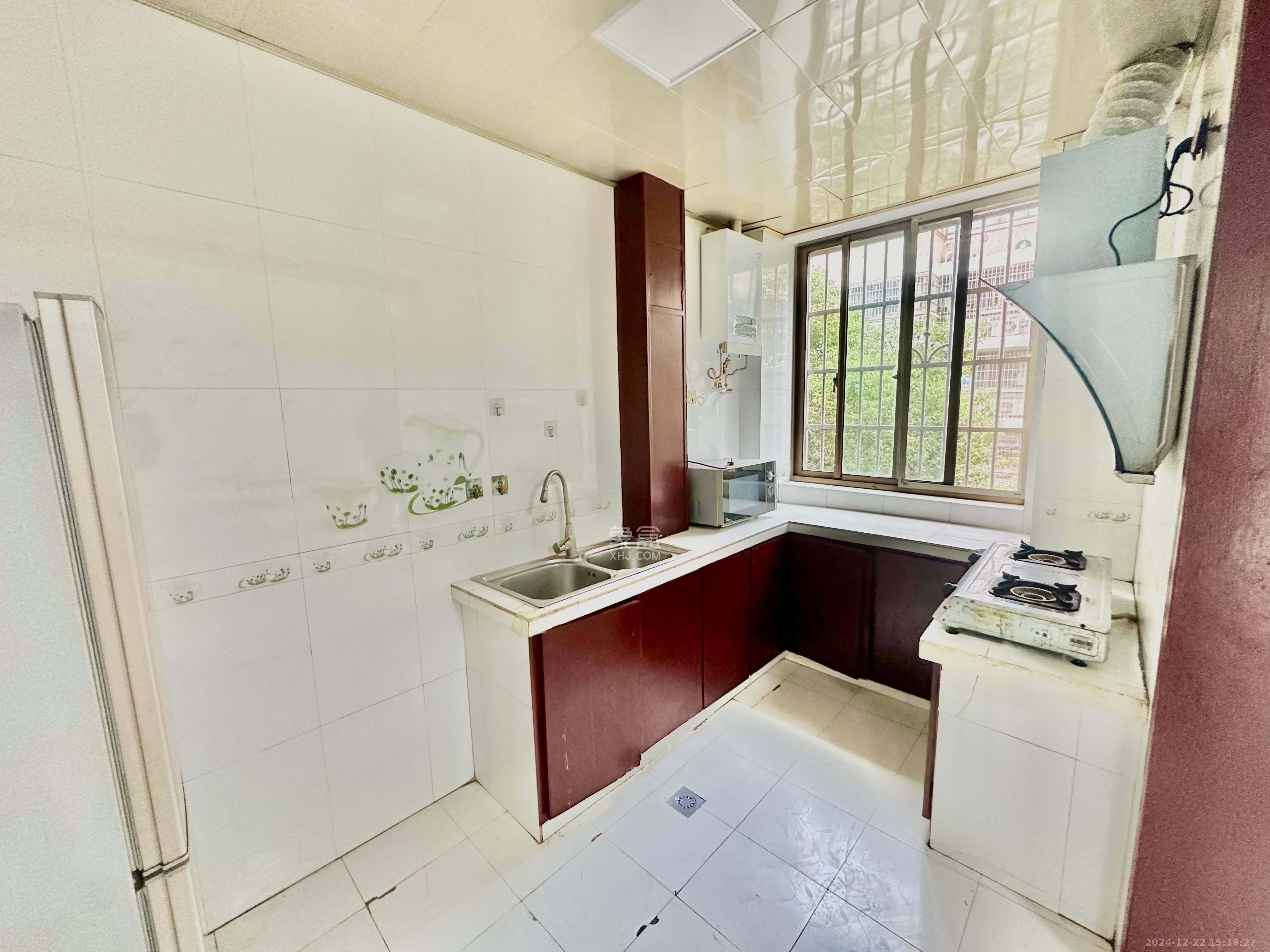 金峰小区北院(七里营社区)  3室2厅2卫    2200.0元/月 金峰小区北院(七里营社区)  3室2厅2卫    2200.0元/月室内图