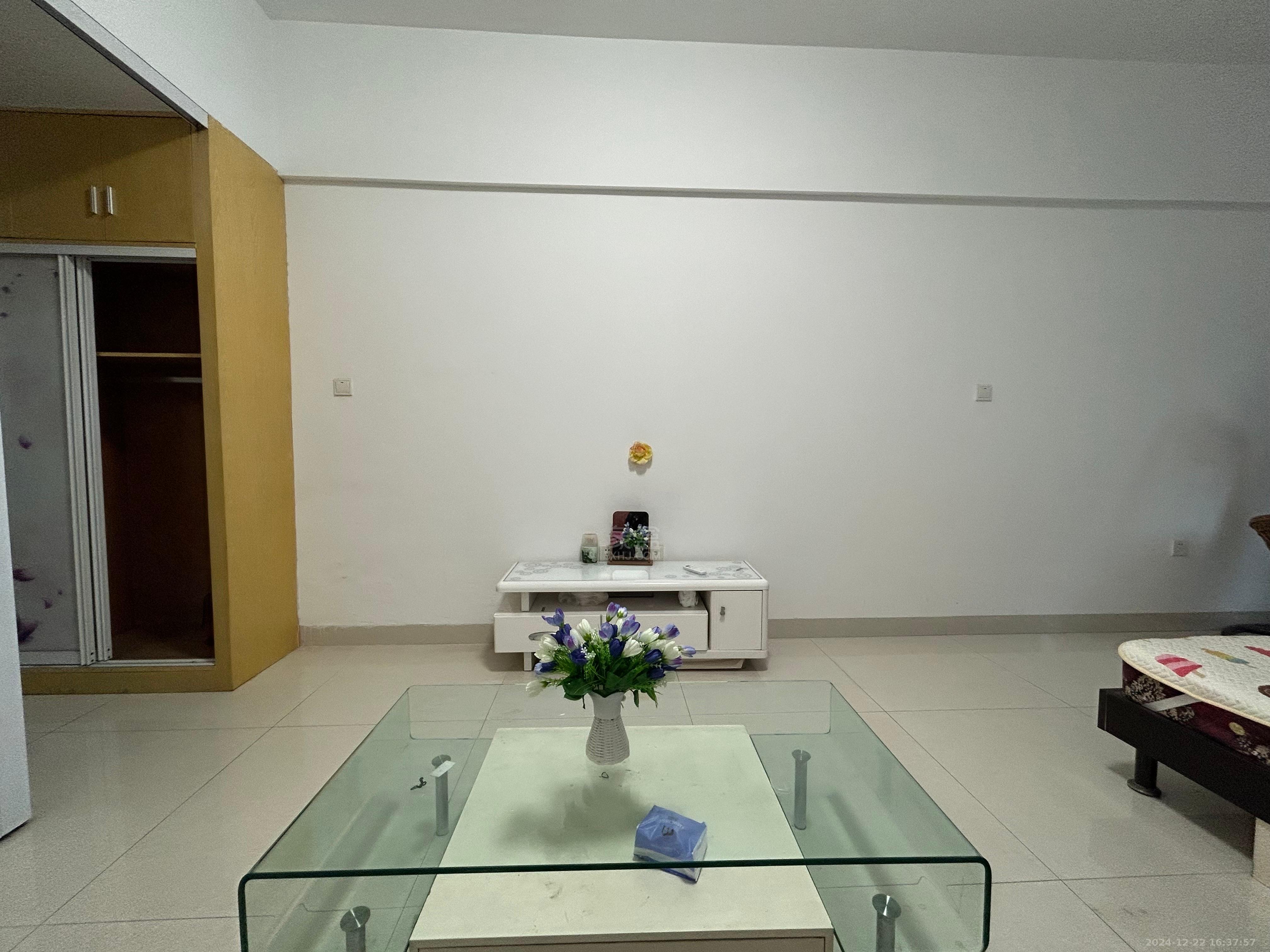 慈善大厦  1室1厅1卫    1000.0元/月 慈善大厦  1室1厅1卫    1000.0元/月室内图