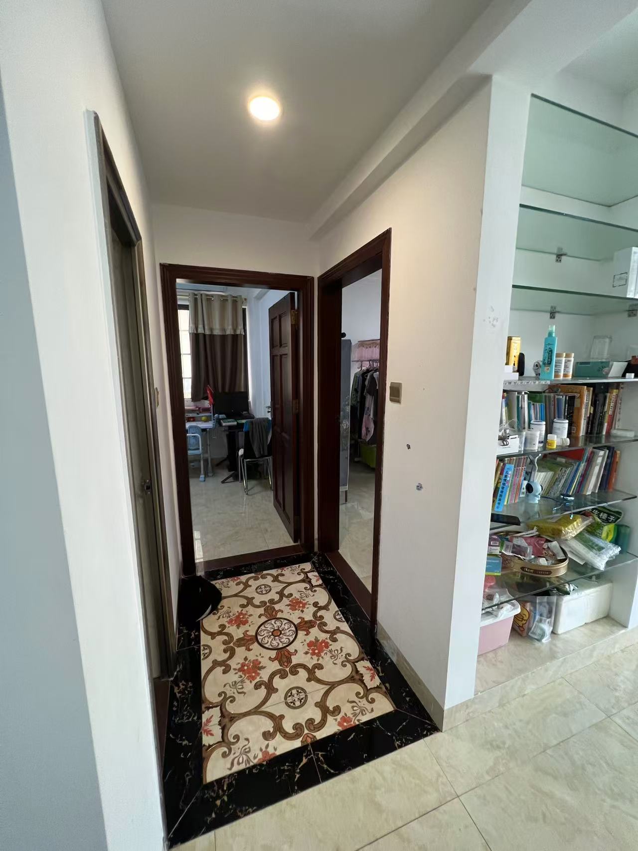 枫林雅郡 2室2厅2卫 130.0万 枫林雅郡 2室2厅2卫 130.0万客厅