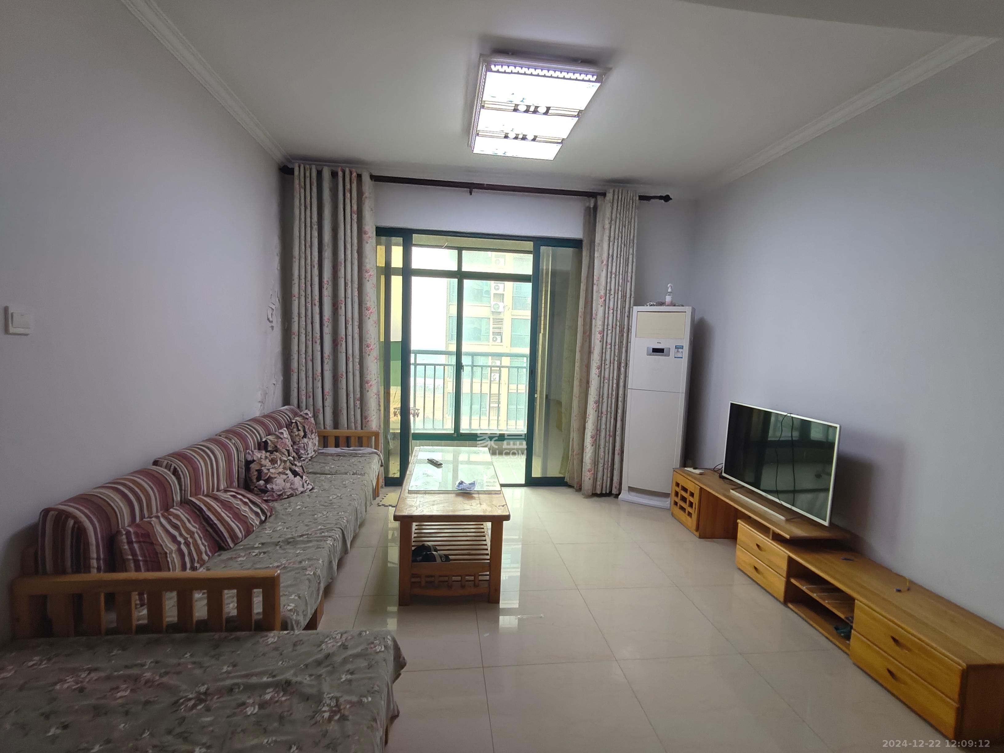 富基世纪公园  3室2厅1卫    1650.0元/月 富基世纪公园  3室2厅1卫    1650.0元/月室内图