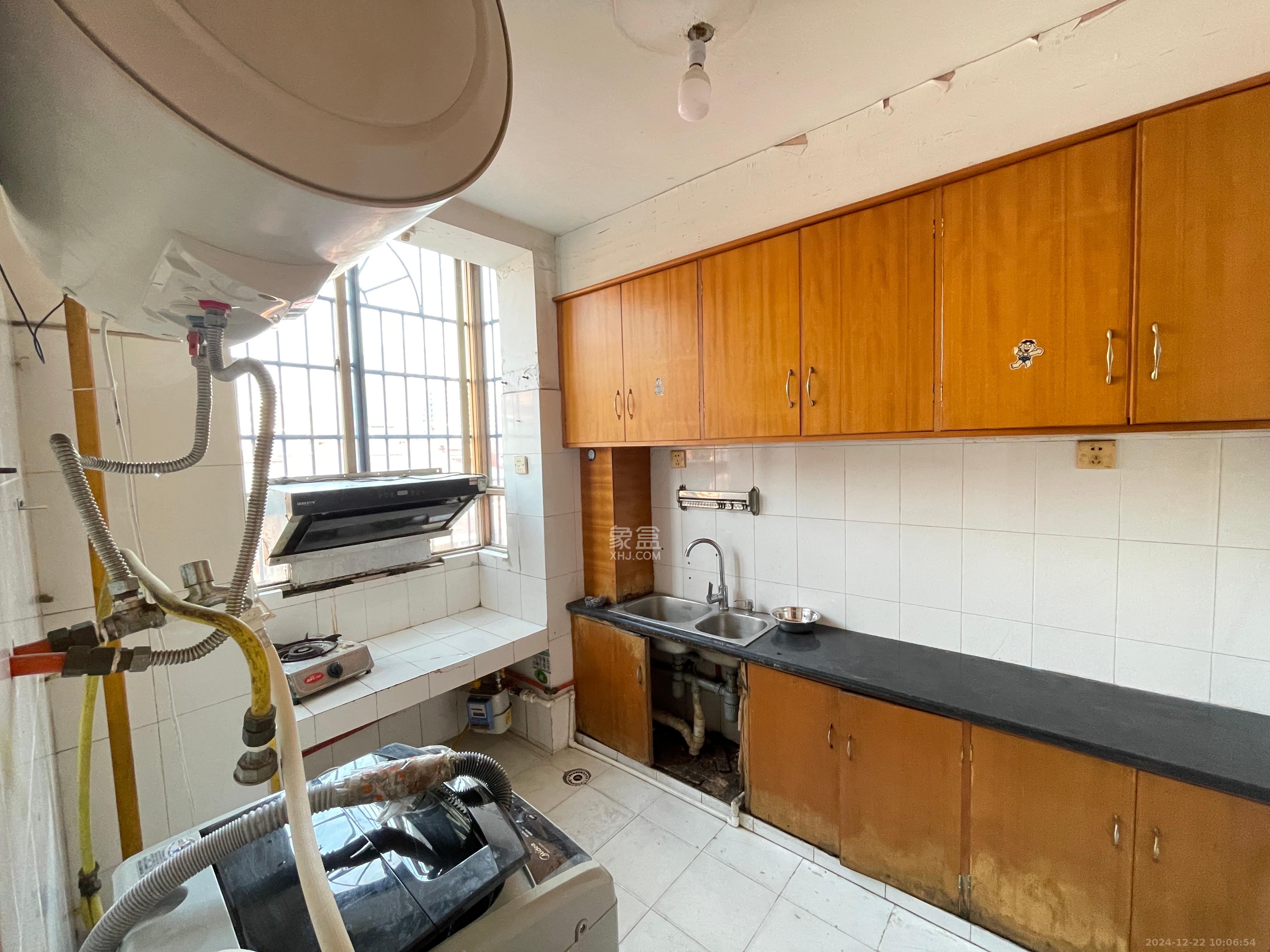 阳明山庄 5室2厅3卫 2300.0元/月 阳明山庄 5室2厅3卫 2300.0元/月室内图