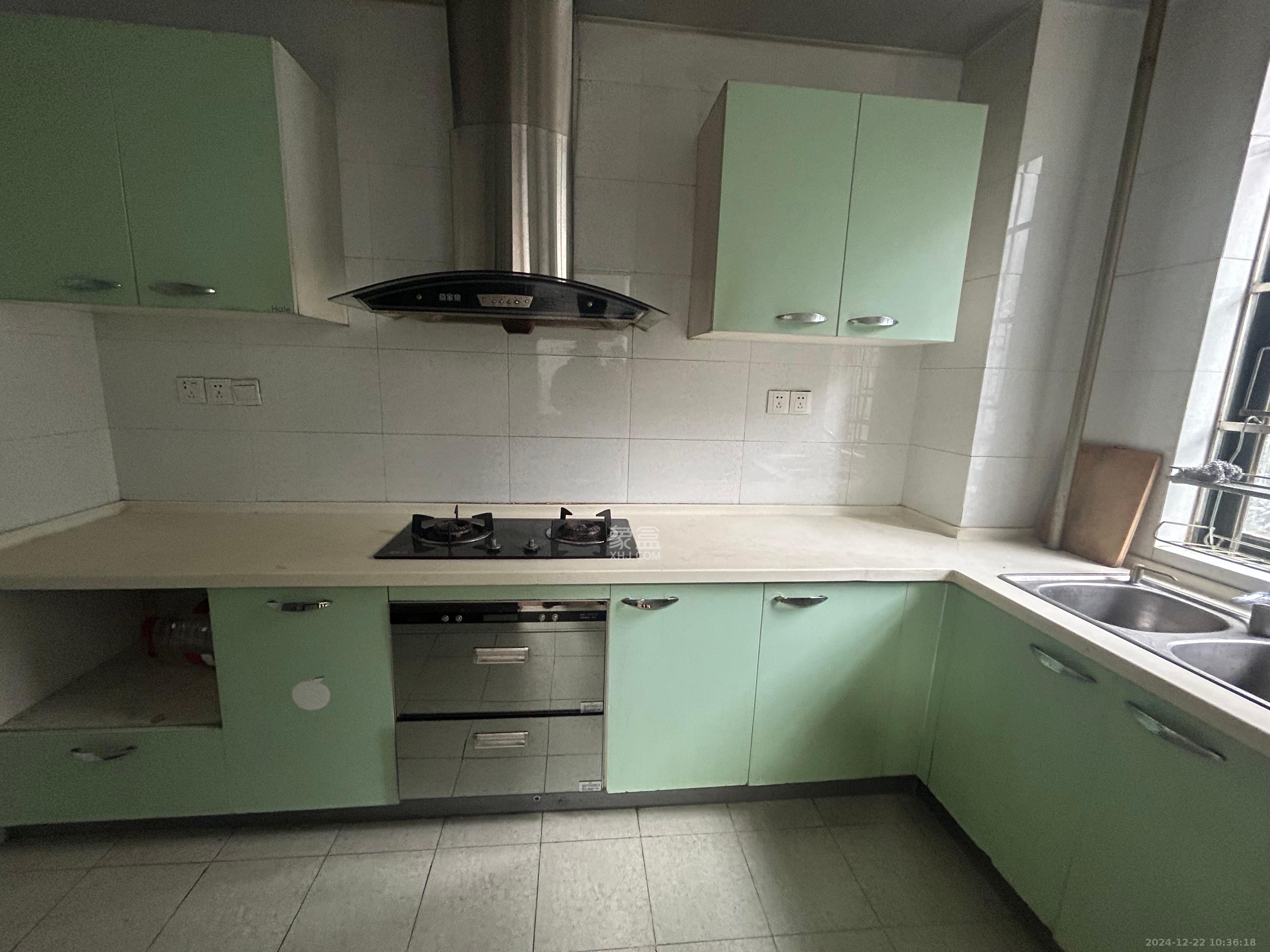 天城尚品 4室2厅2卫 2600.0元/月 天城尚品 4室2厅2卫 2600.0元/月室内图