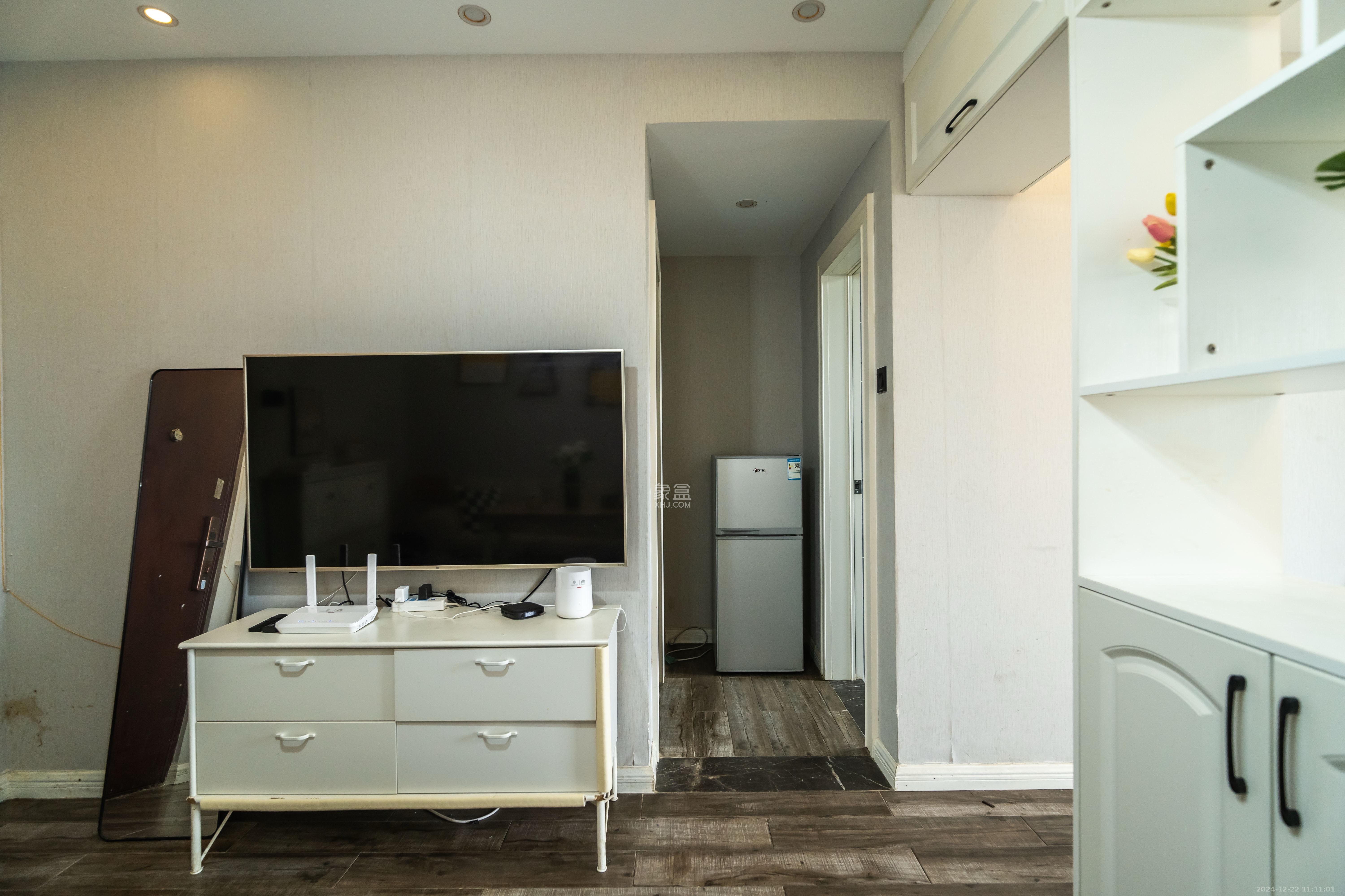 地质家园一、二期(地泰人民公馆) 1室1厅1卫 2900.0元/月 地质家园一、二期(地泰人民公馆) 1室1厅1卫 2900.0元/月室内图