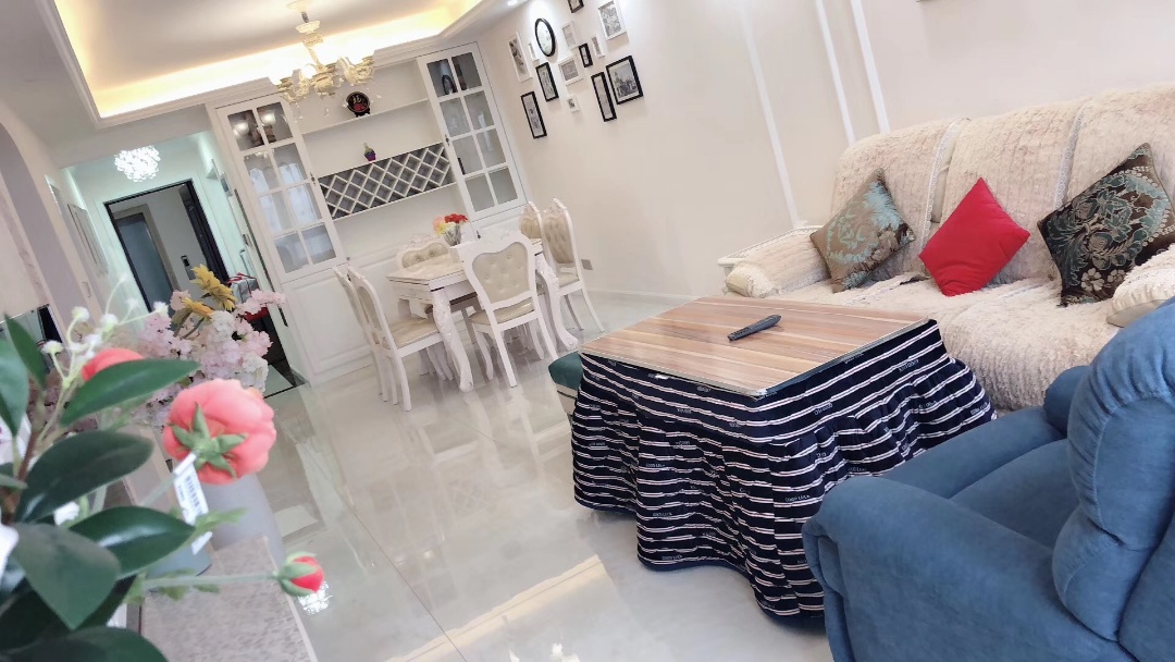 万达湖公馆 2室2厅2卫 2000.0元/月 万达湖公馆 2室2厅2卫 2000.0元/月室内图