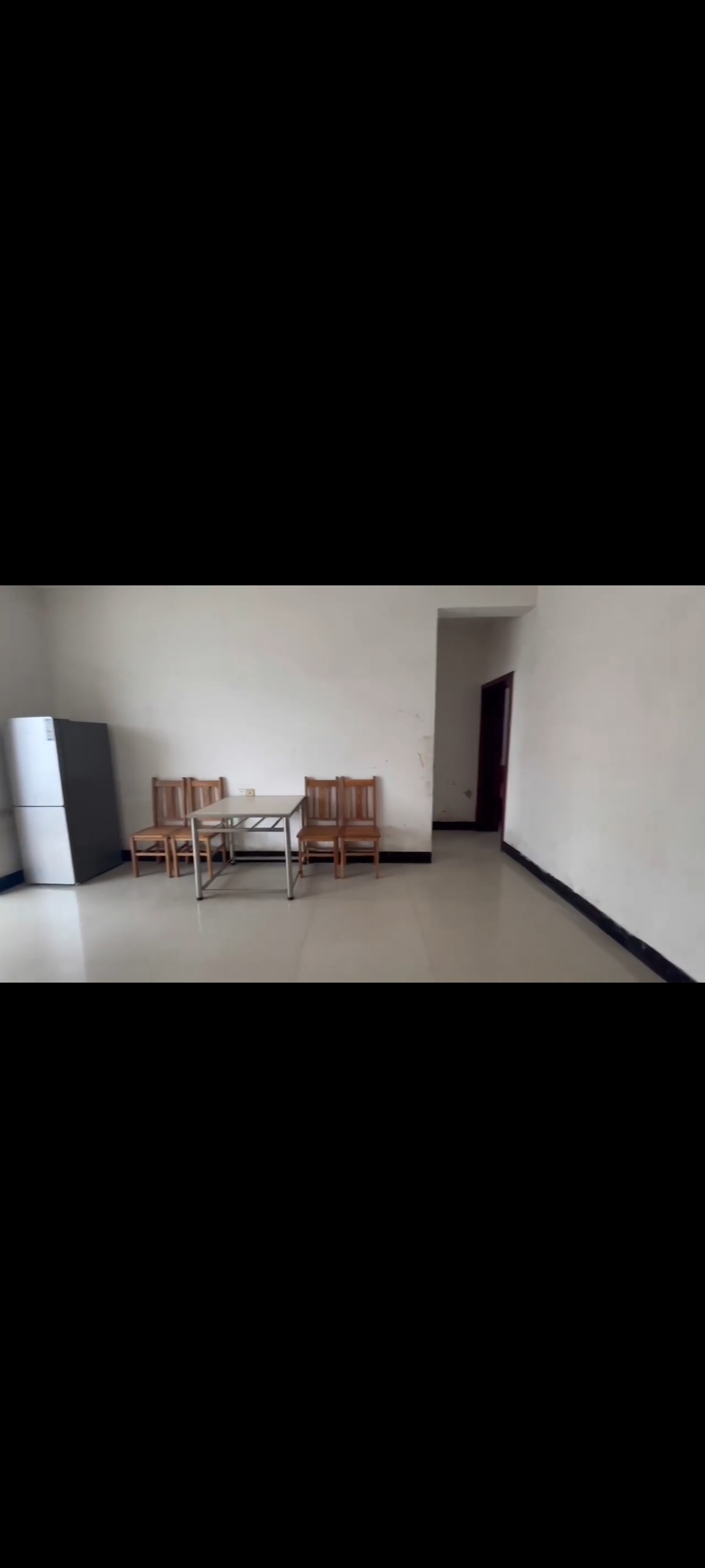 君怡家园 3室2厅2卫 40.0万 君怡家园 3室2厅2卫 40.0万客厅