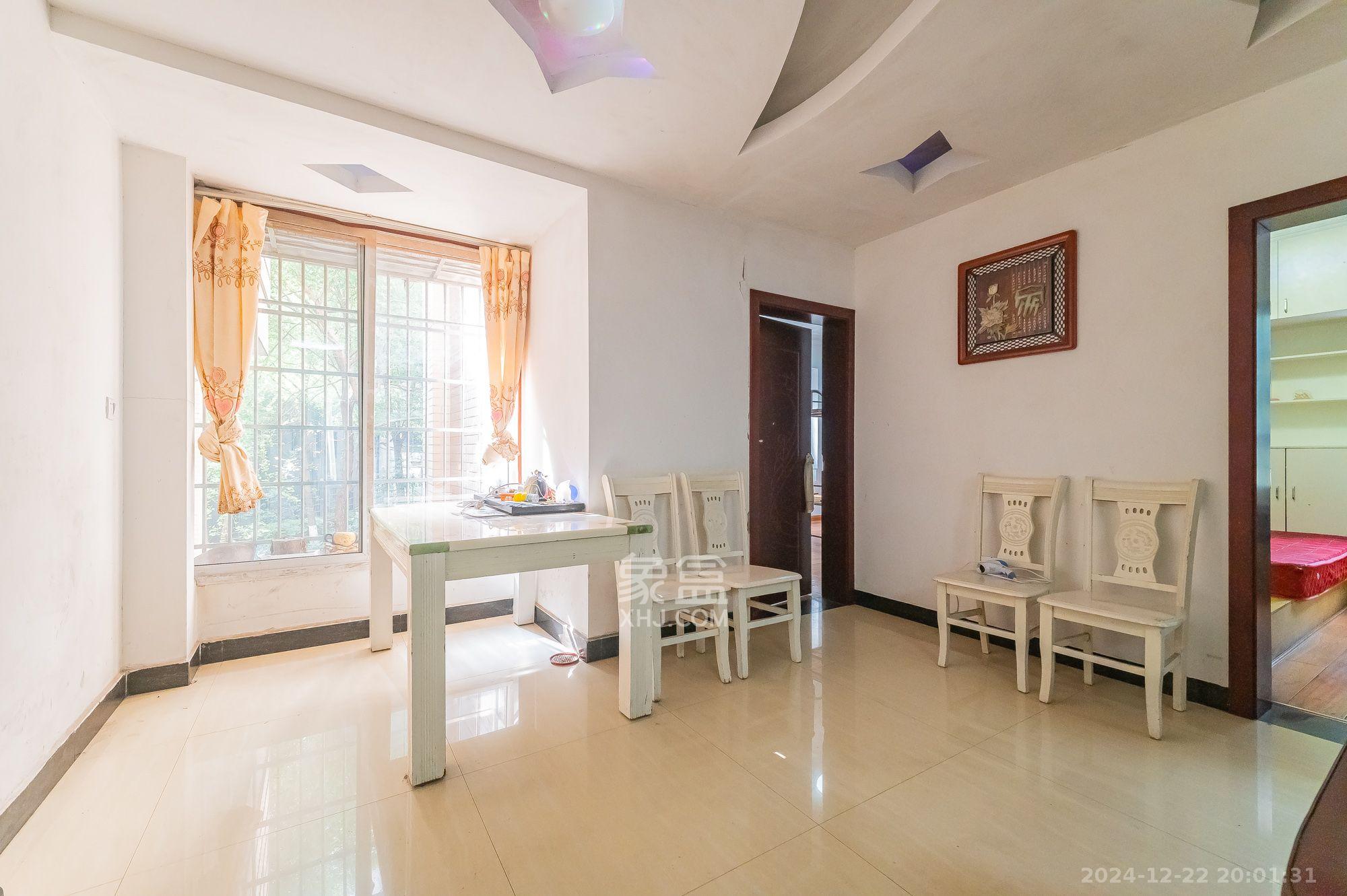 爱琴海岸 1室2厅2卫 1700.0元/月 爱琴海岸 1室2厅2卫 1700.0元/月室内图