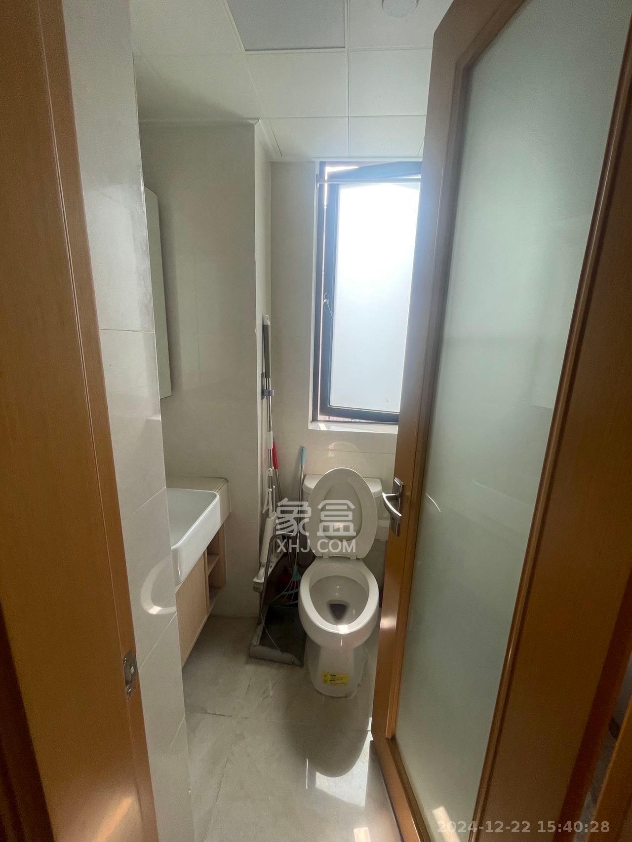 中海国际二期  1室1厅1卫    1300.0元/月 中海国际二期  1室1厅1卫    1300.0元/月室内图