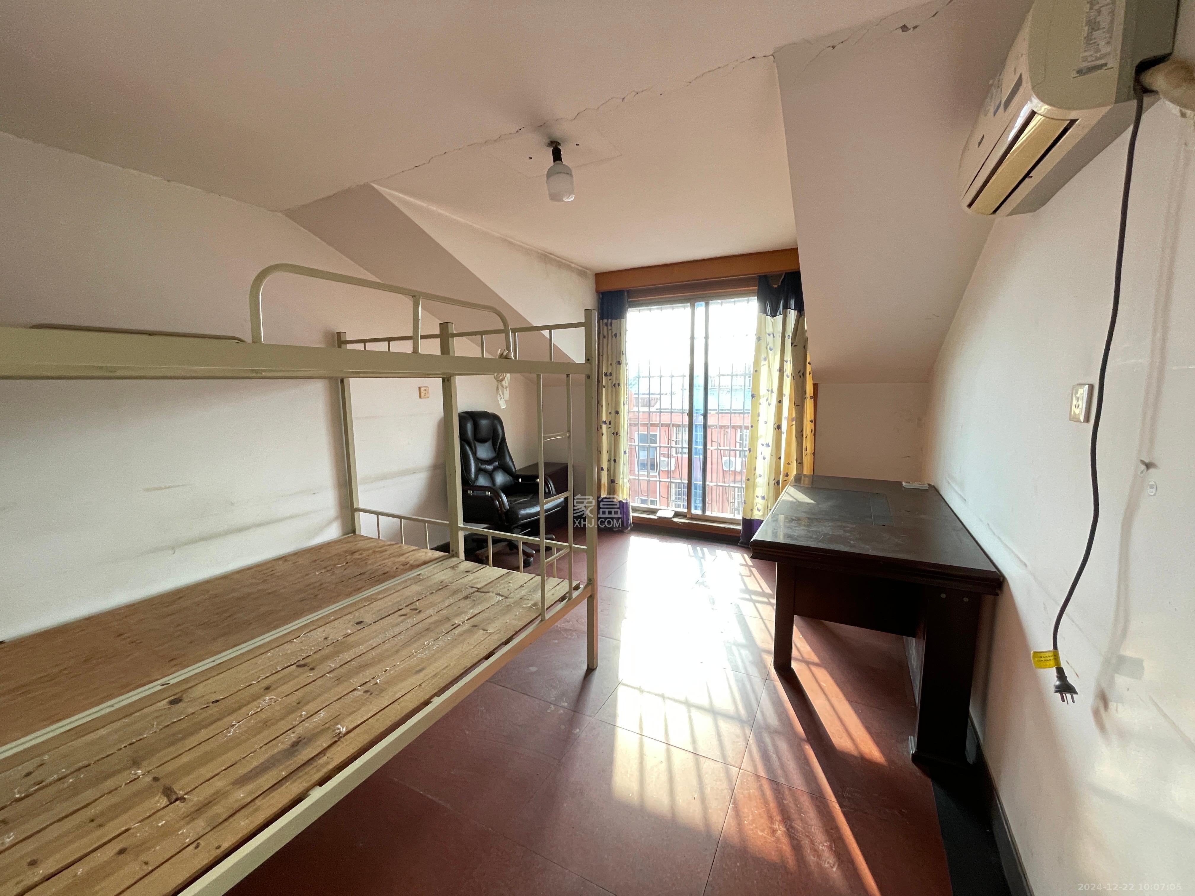 阳明山庄 5室2厅3卫 2300.0元/月 阳明山庄 5室2厅3卫 2300.0元/月室内图