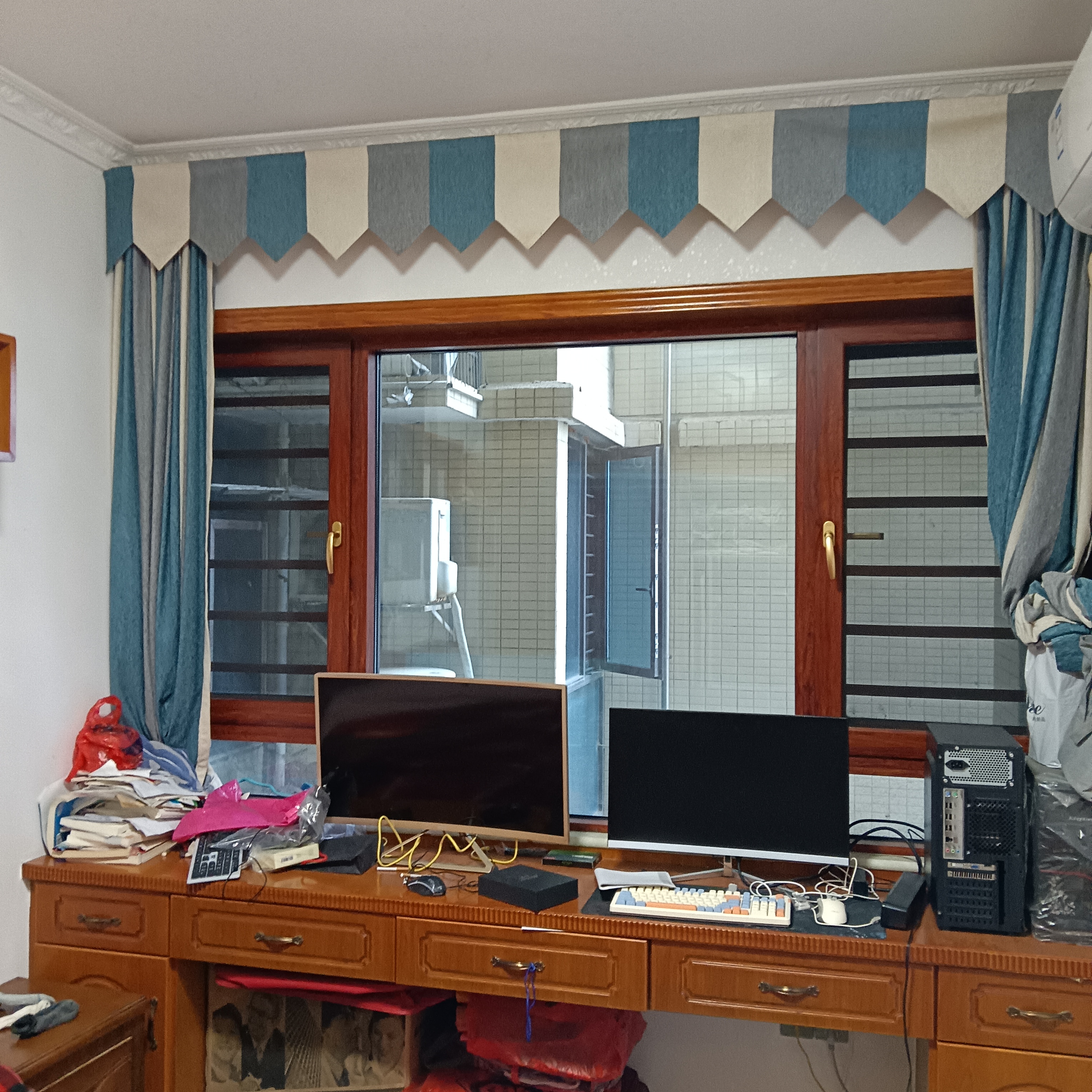 悦江山 4室2厅2卫 95.8万 悦江山 4室2厅2卫 95.8万客厅