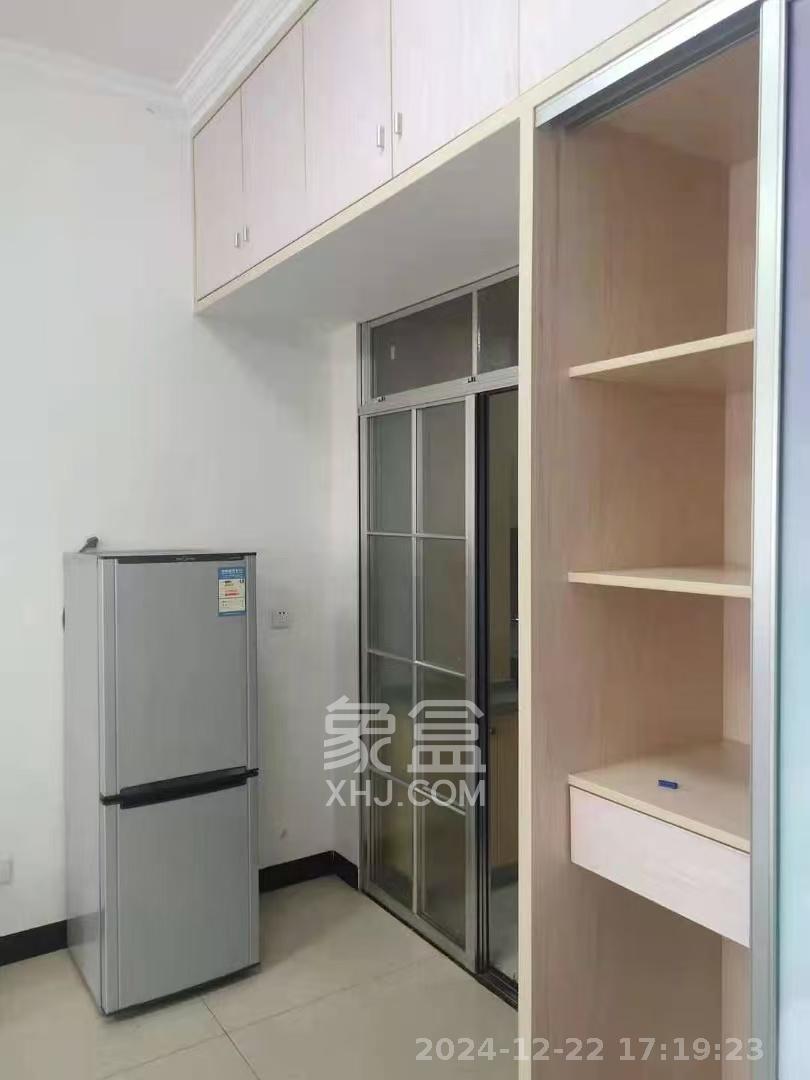 大桥四区 1室1厅1卫 1100.0元/月 大桥四区 1室1厅1卫 1100.0元/月室内图