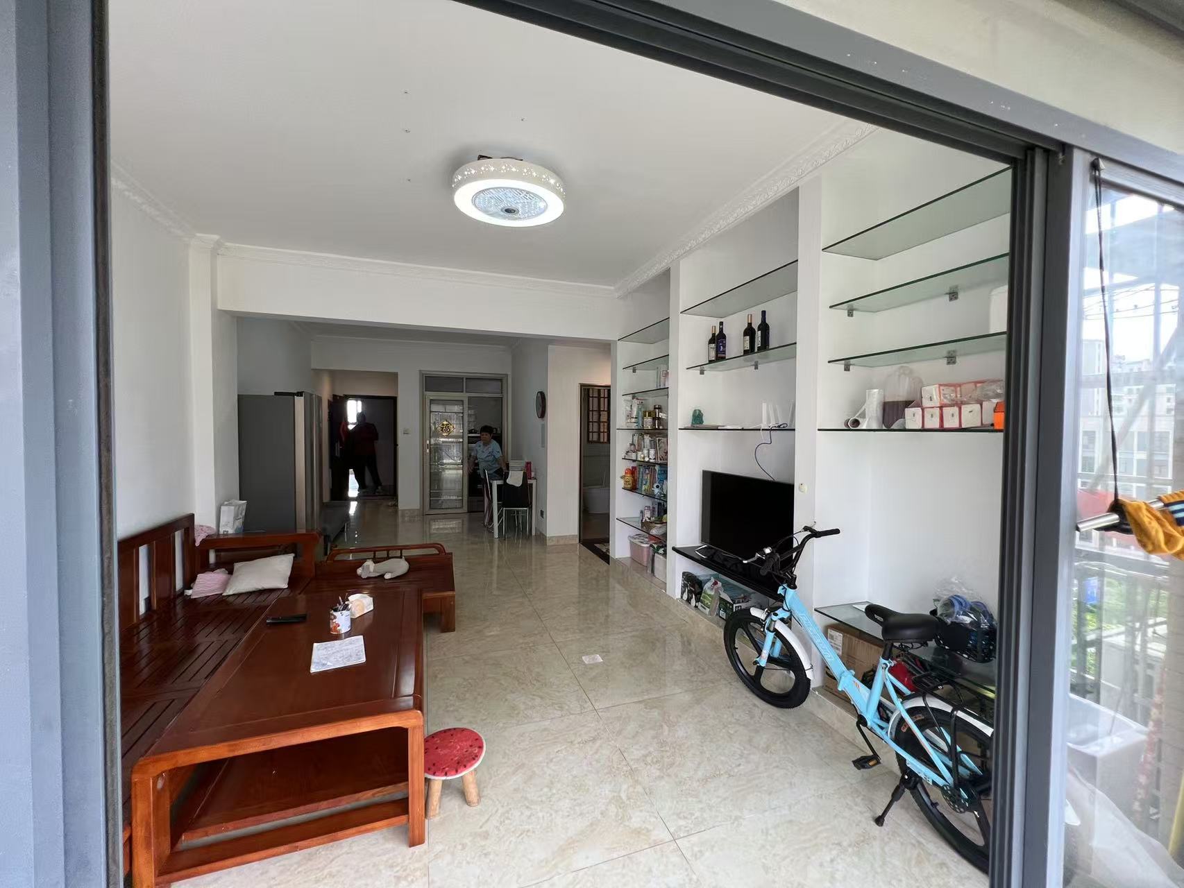 枫林雅郡 2室2厅2卫 130.0万 枫林雅郡 2室2厅2卫 130.0万客厅