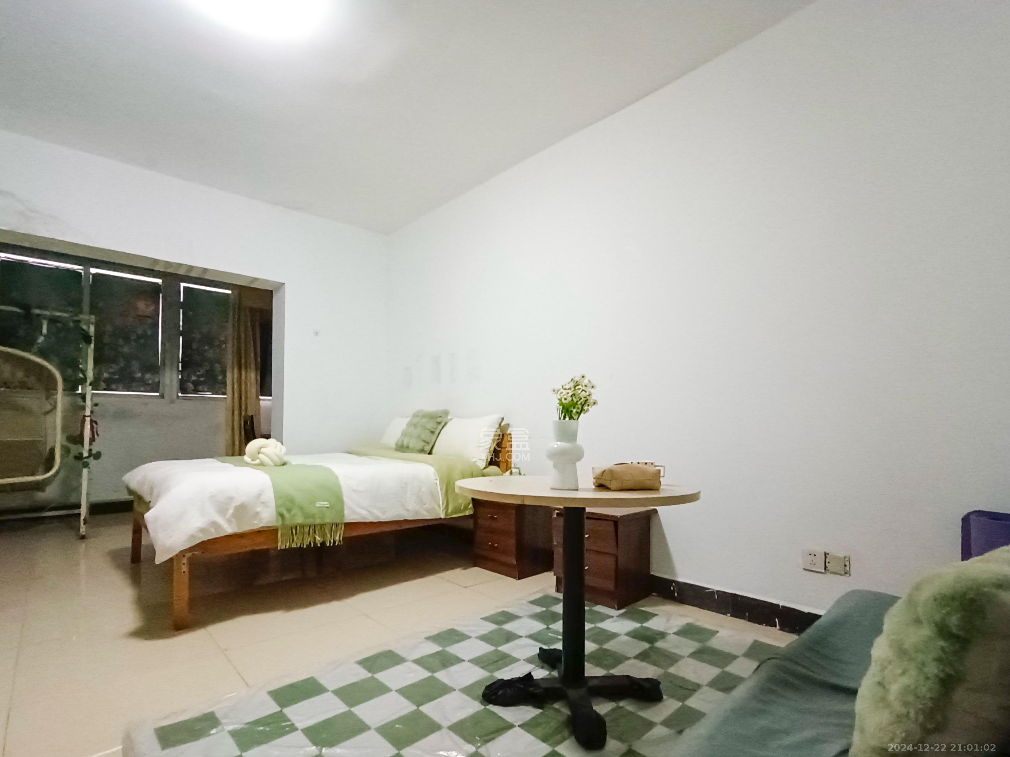 2076至高点 1室1厅1卫 1500.0元/月 2076至高点 1室1厅1卫 1500.0元/月室内图