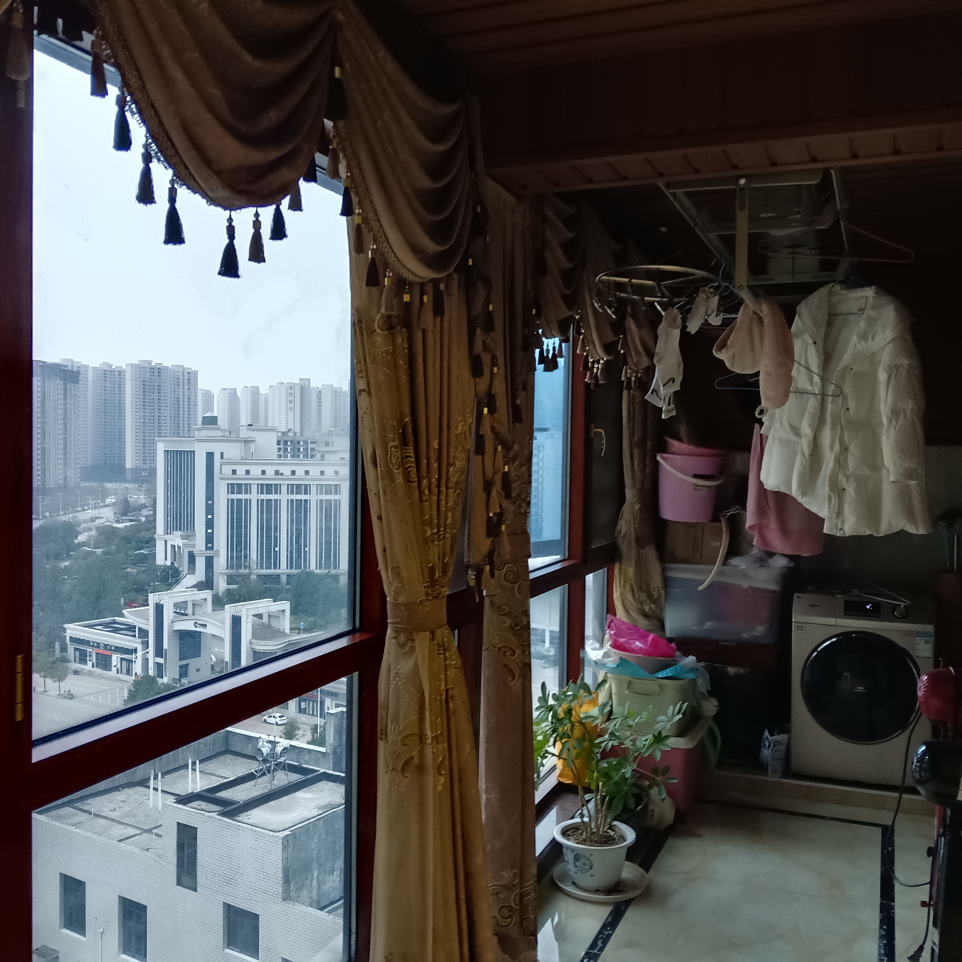 悦江山 4室2厅2卫 95.8万 悦江山 4室2厅2卫 95.8万客厅