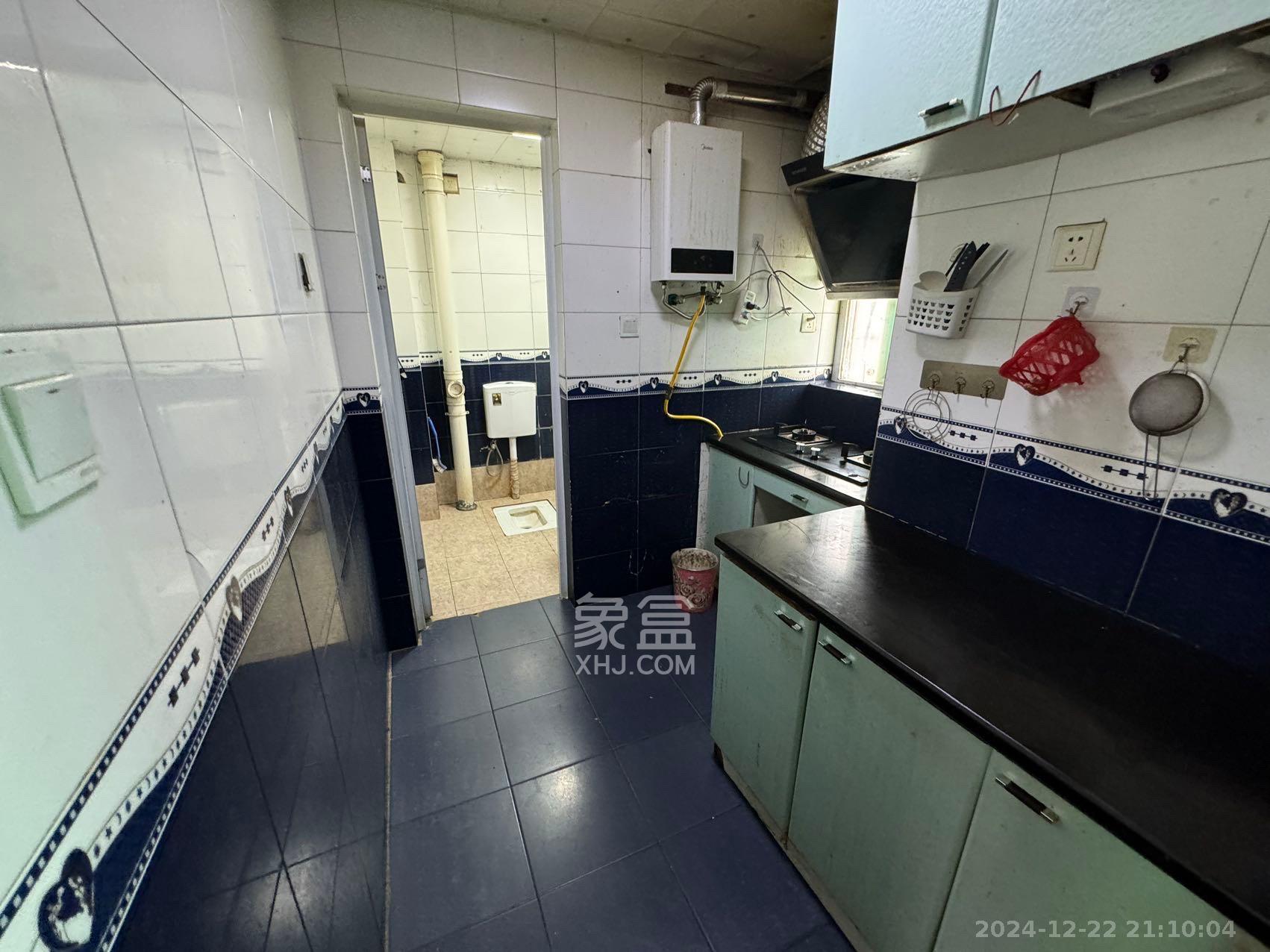 恩瑞麓山名园(龙王港小区)  2室1厅1卫    2000.0元/月 恩瑞麓山名园(龙王港小区)  2室1厅1卫    2000.0元/月室内图