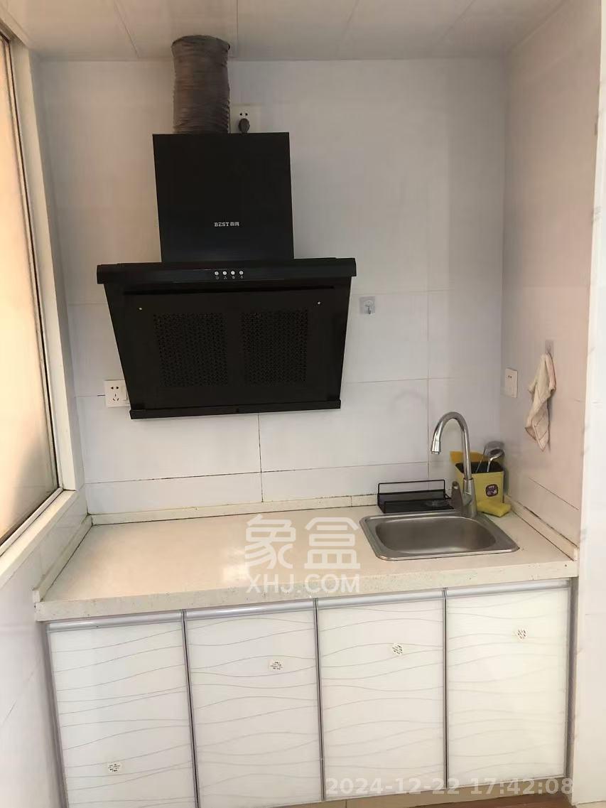 和康园小区  1室1厅1卫    1100.0元/月 和康园小区  1室1厅1卫    1100.0元/月室内图