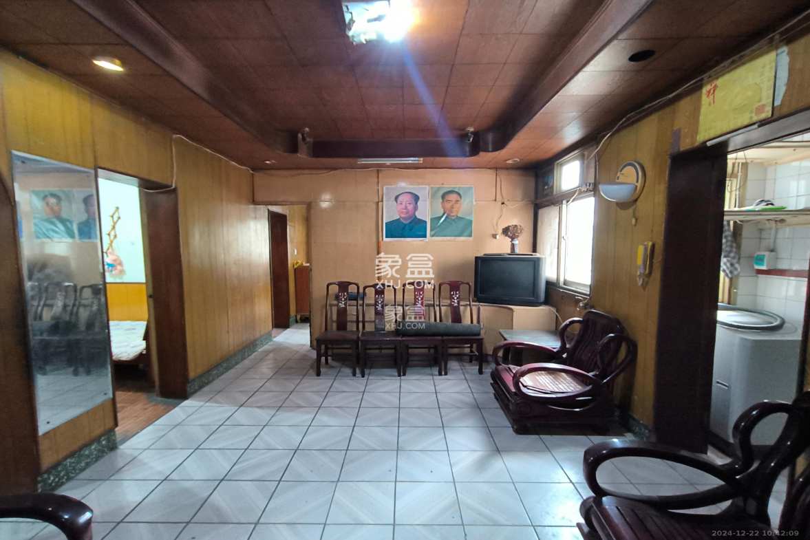 向韶村 2室2厅1卫 1300.0元/月 向韶村 2室2厅1卫 1300.0元/月室内图