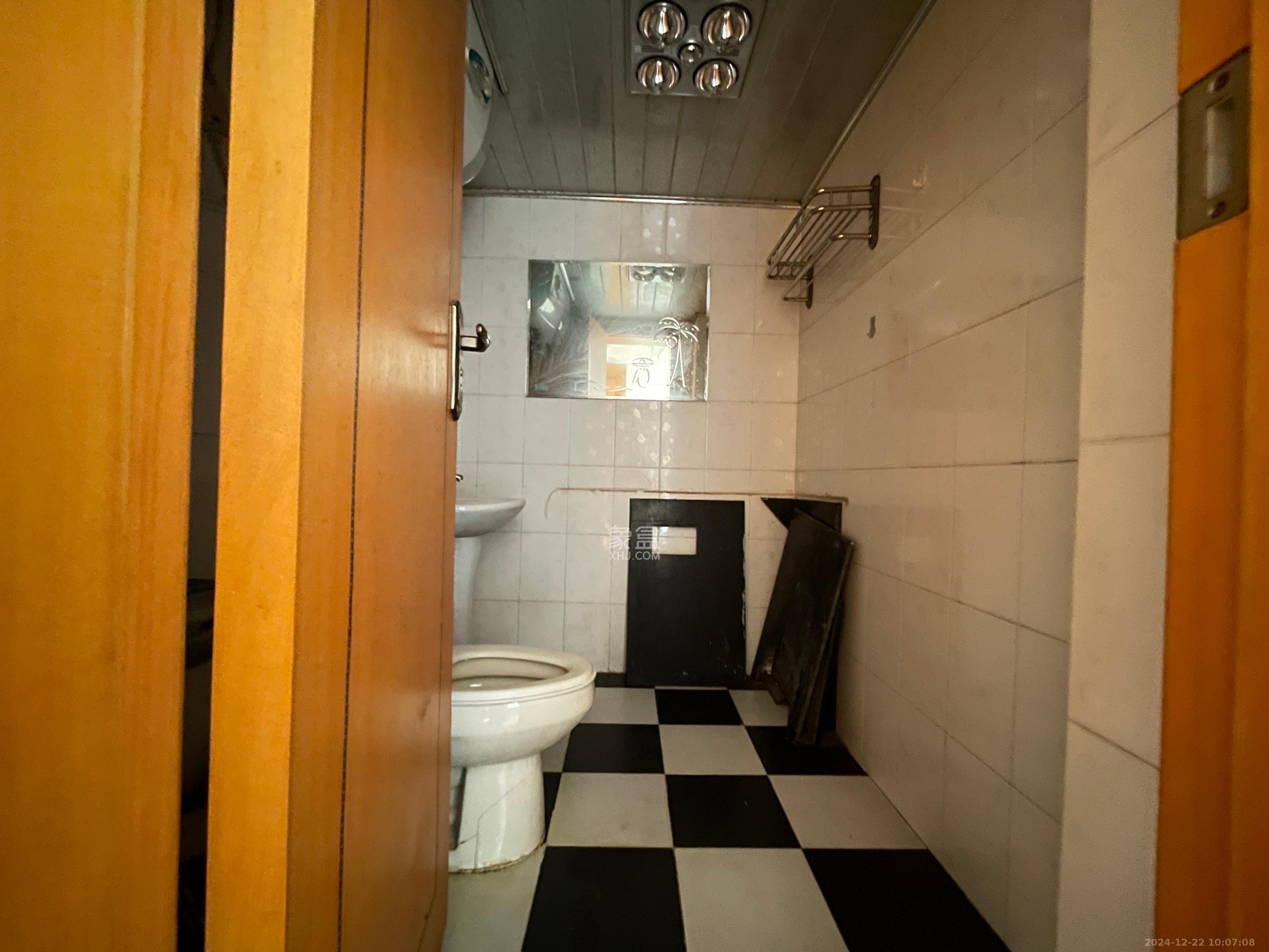 阳明山庄 5室2厅3卫 2300.0元/月 阳明山庄 5室2厅3卫 2300.0元/月室内图