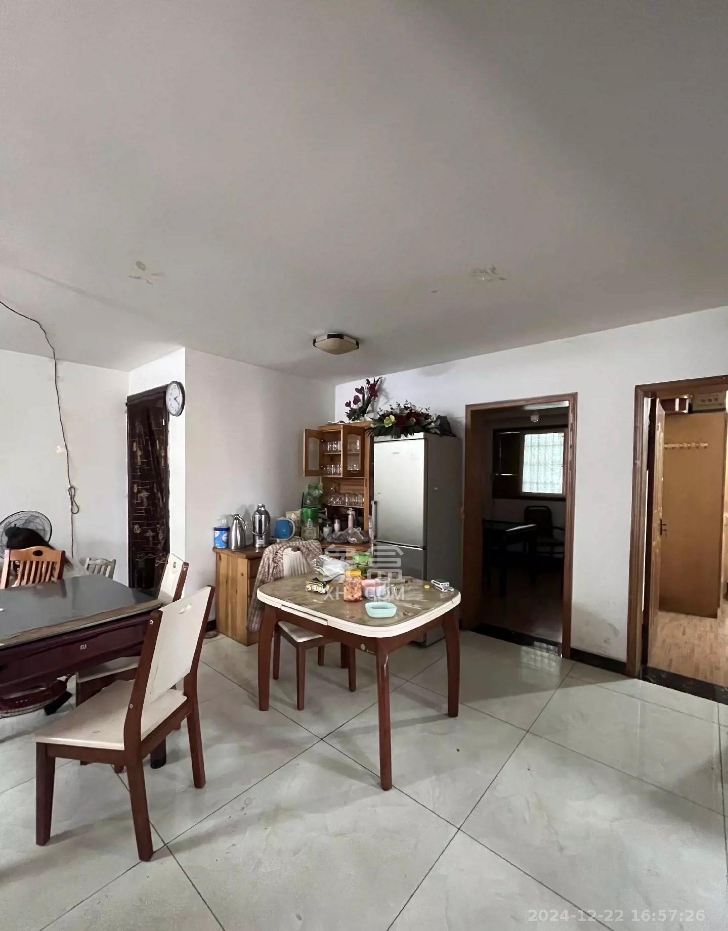 富绿新村  3室2厅1卫    2000.0元/月 富绿新村  3室2厅1卫    2000.0元/月室内图1